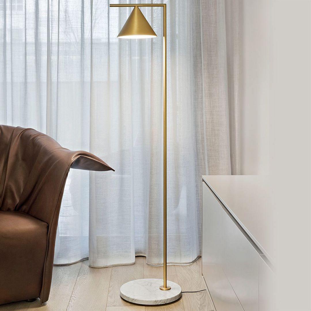Lampada da terra conica Ariasa