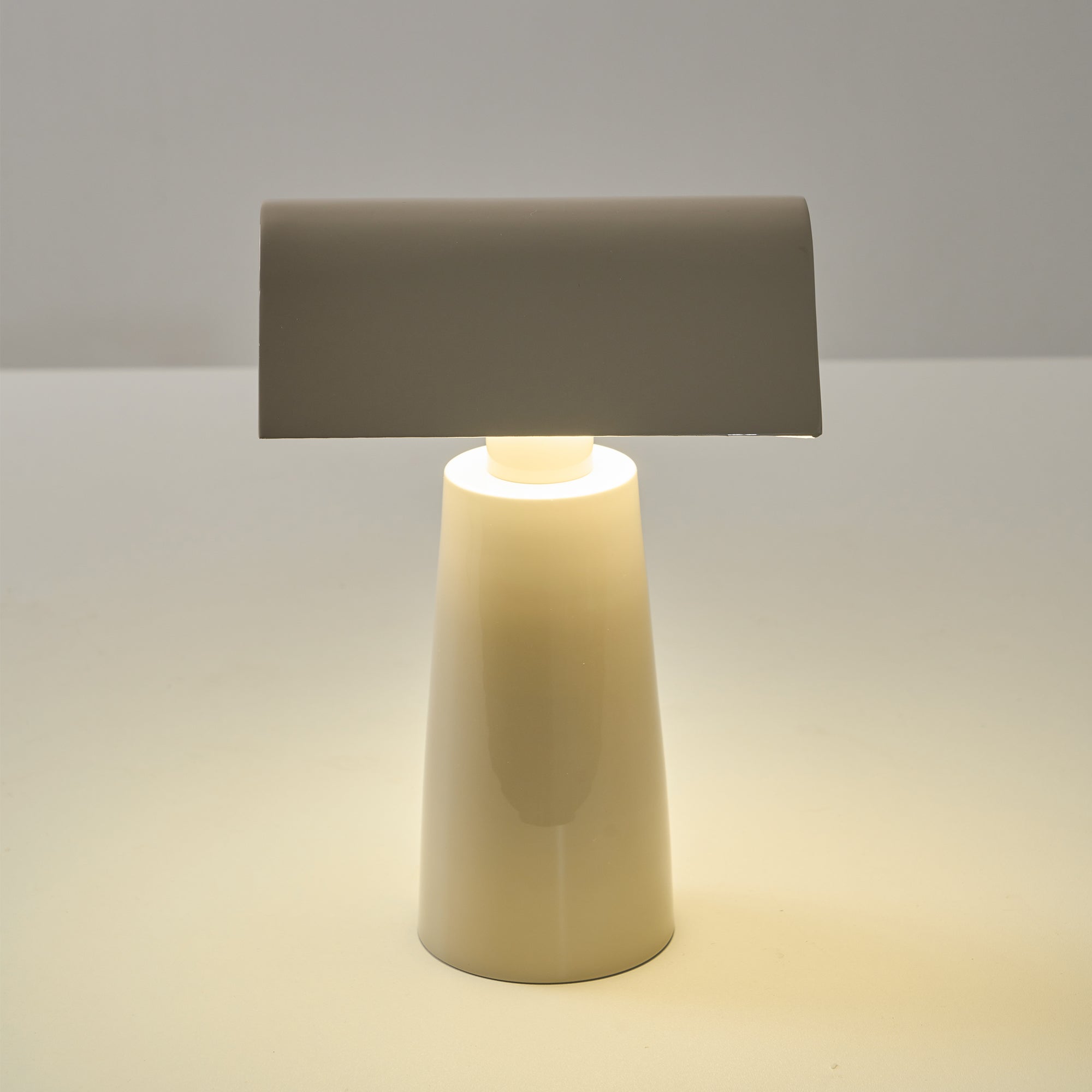 Lampada da tavolo da esterno Calamieno