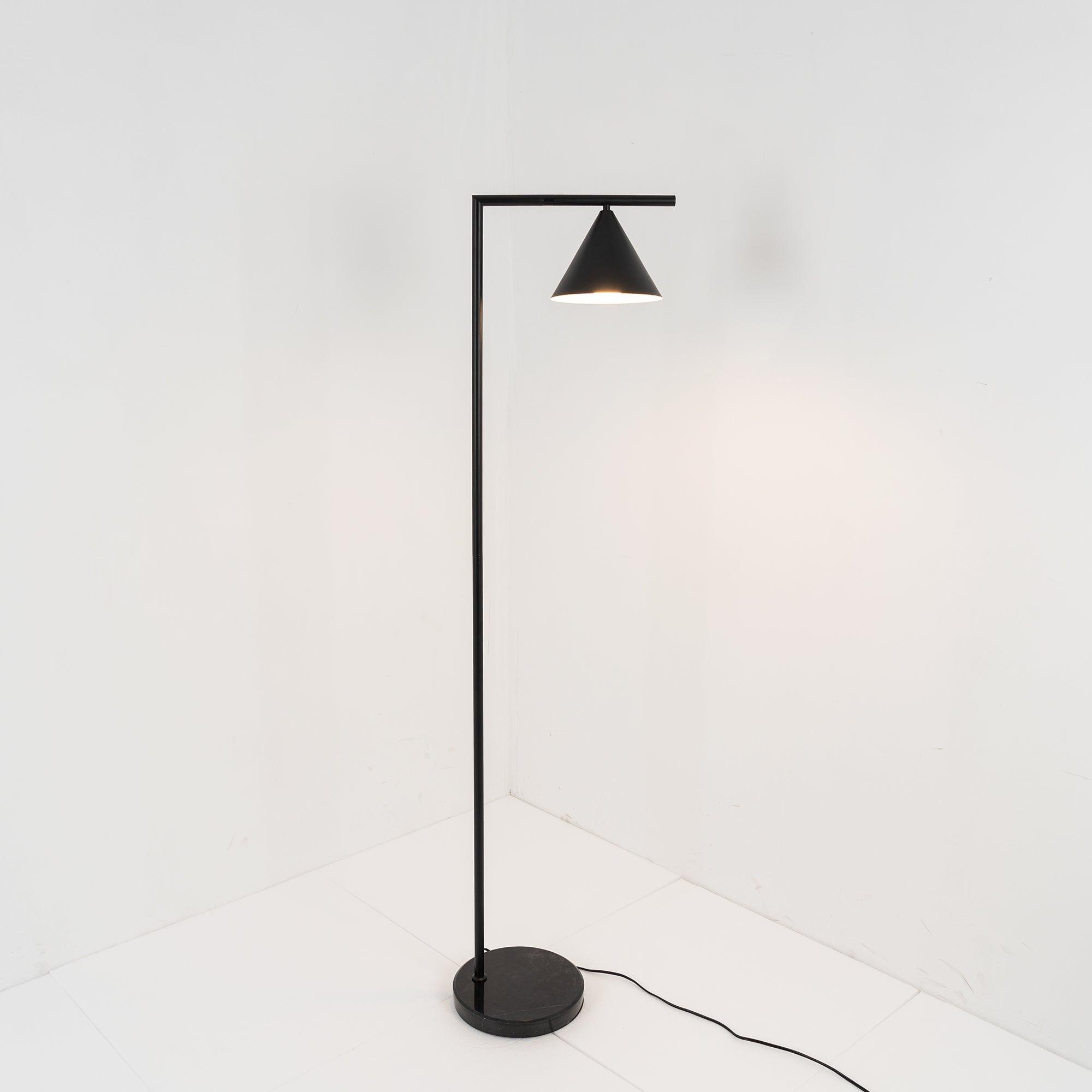 Lampada da terra conica Ariasa