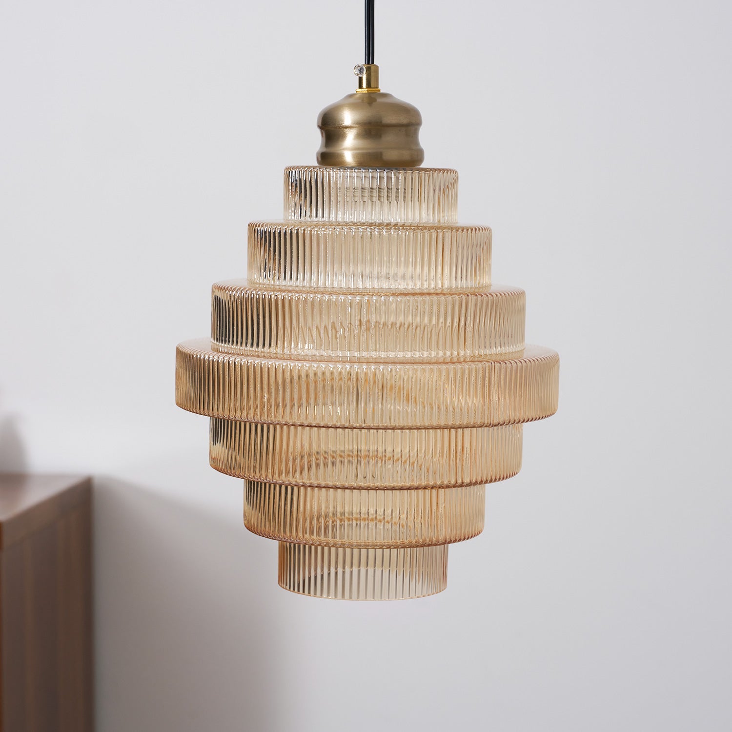 Lampada a sospensione scanalata Braua