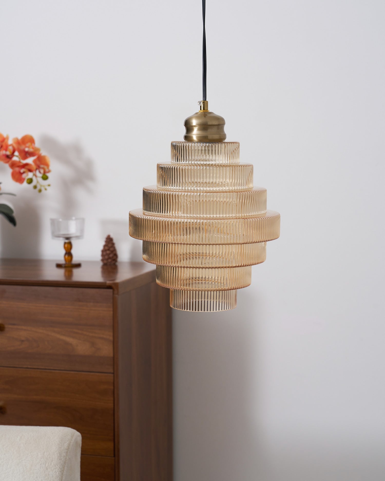 Lampada a sospensione scanalata Braua