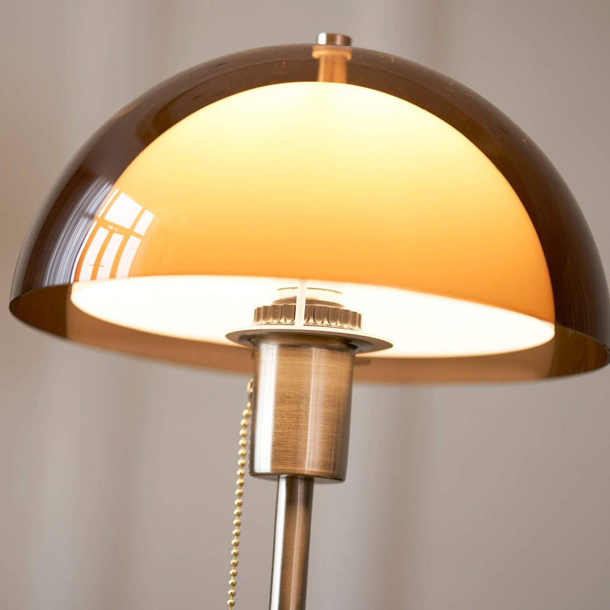 Lampada da tavolo rétro Ilira