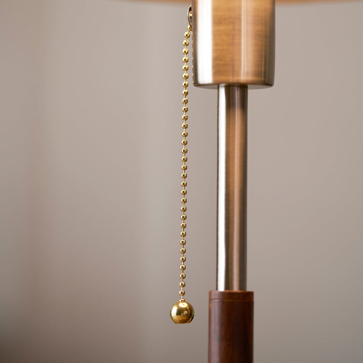 Lampada da tavolo rétro Ilira