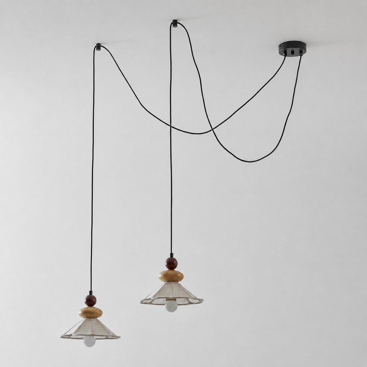 Lampada a sospensione decentrata Tordorava