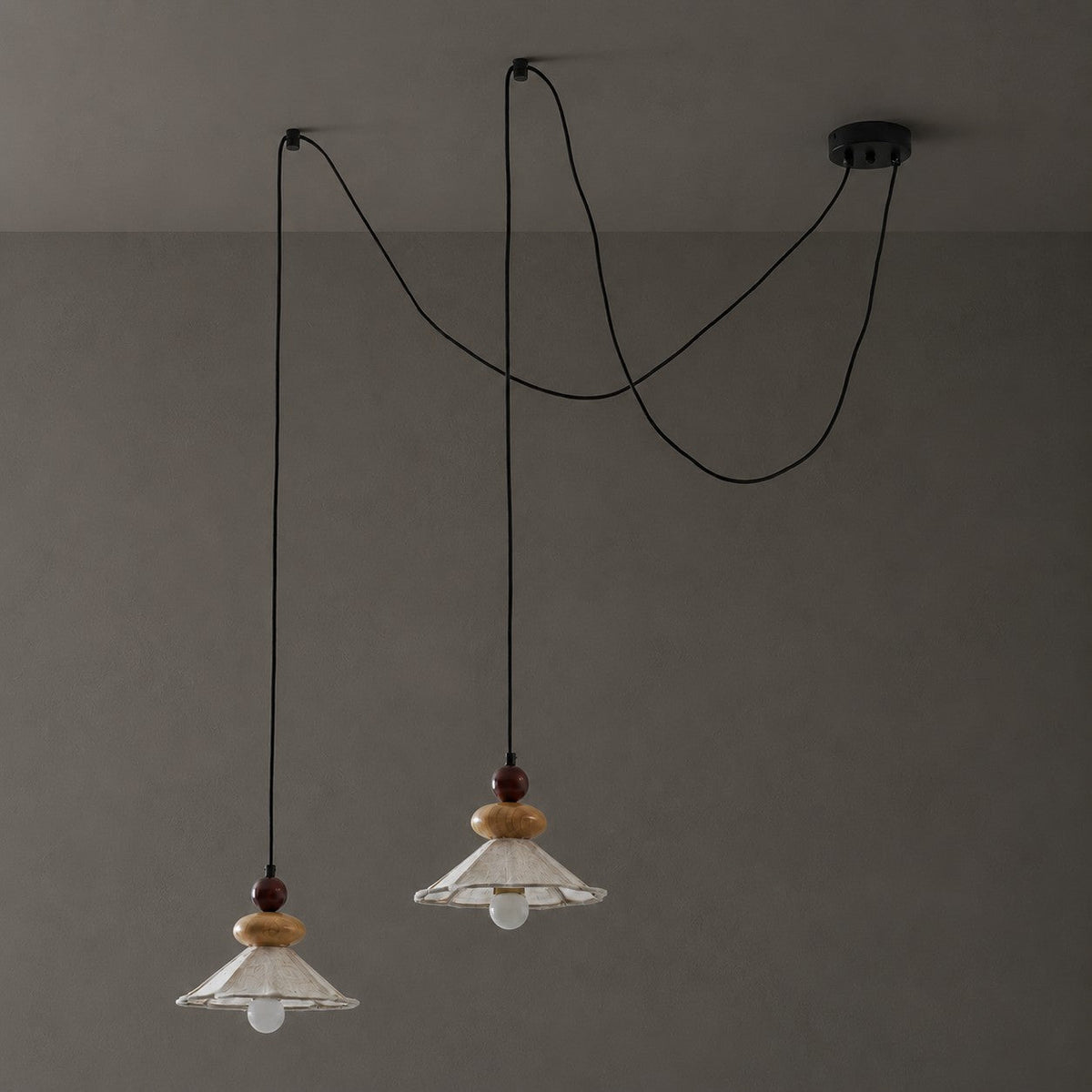 Lampada a sospensione decentrata Tordorava