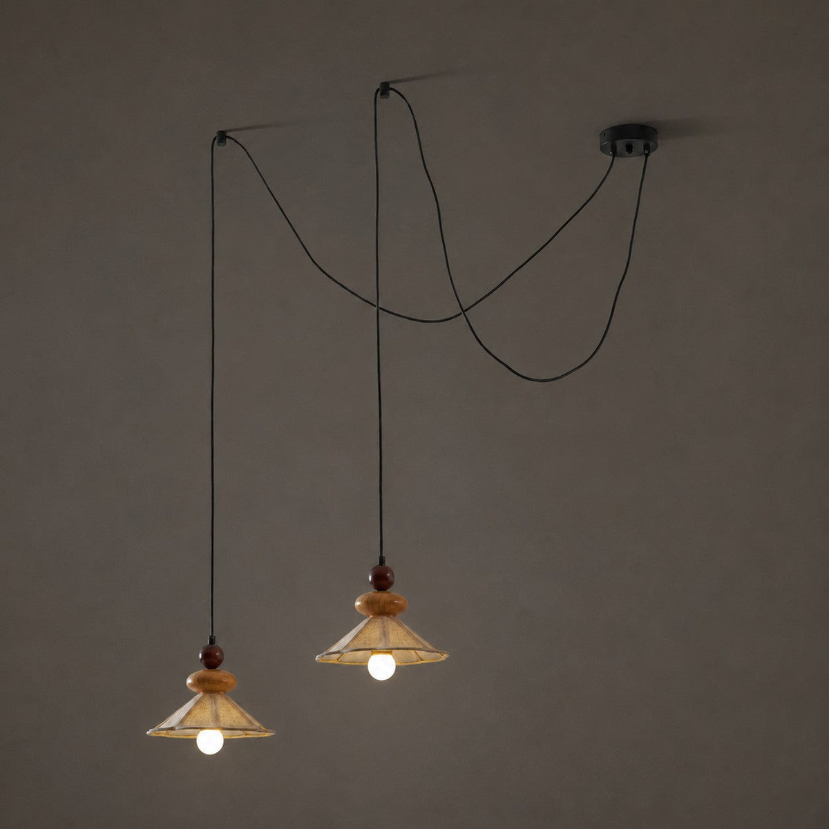 Lampada a sospensione decentrata Tordorava