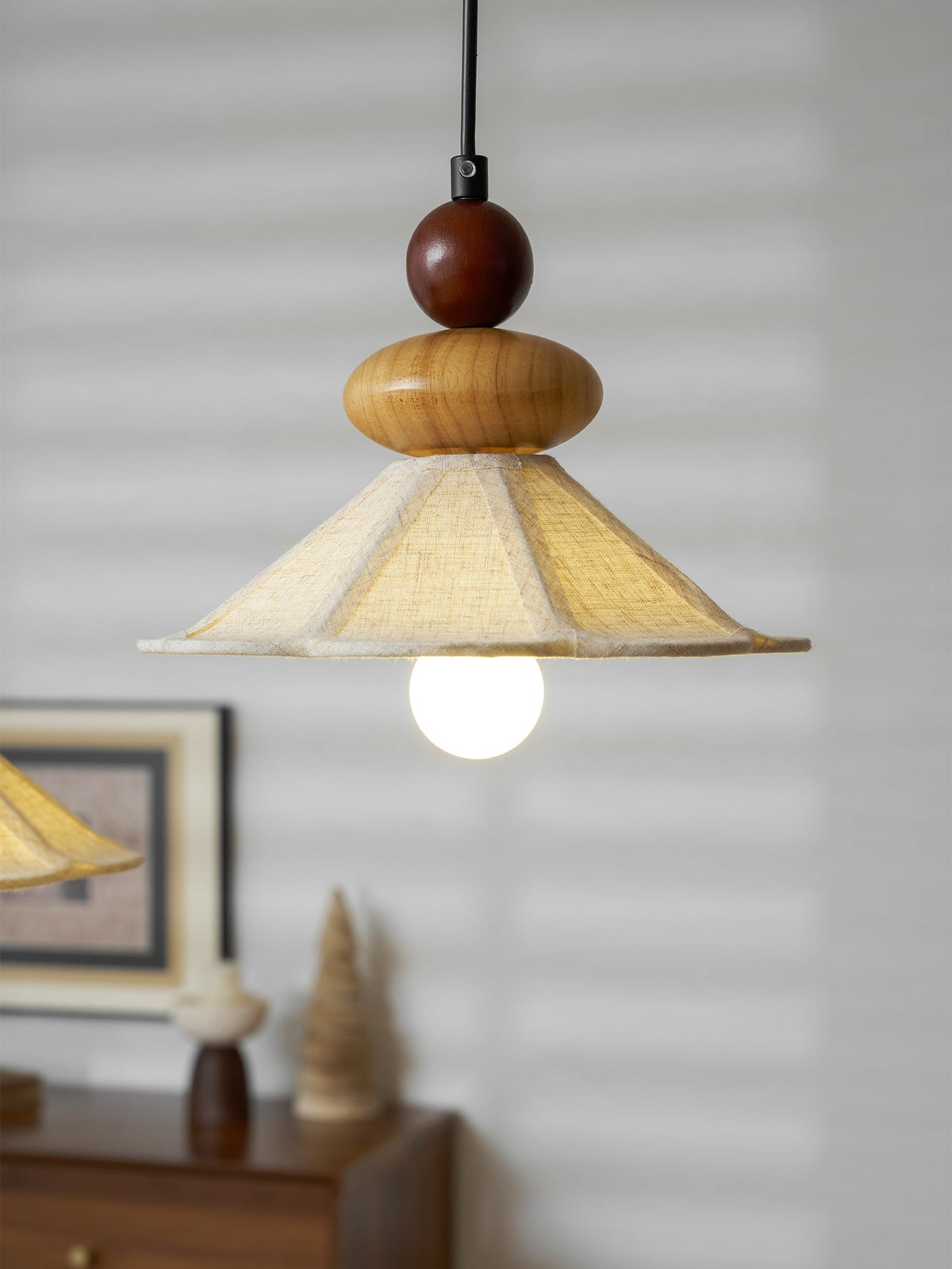 Lampada a sospensione decentrata Tordorava