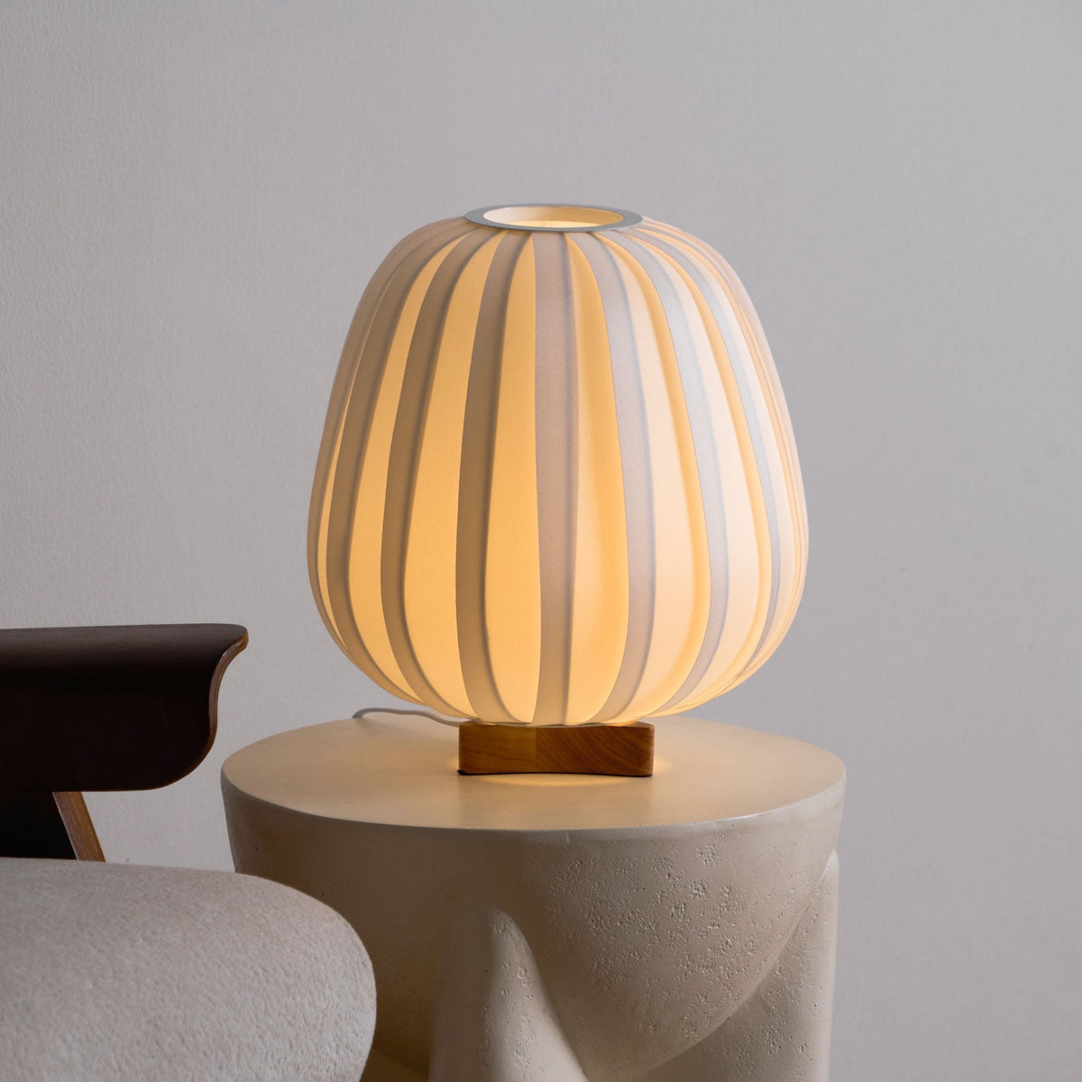 Lampada da tavolo minimalista Veniovo