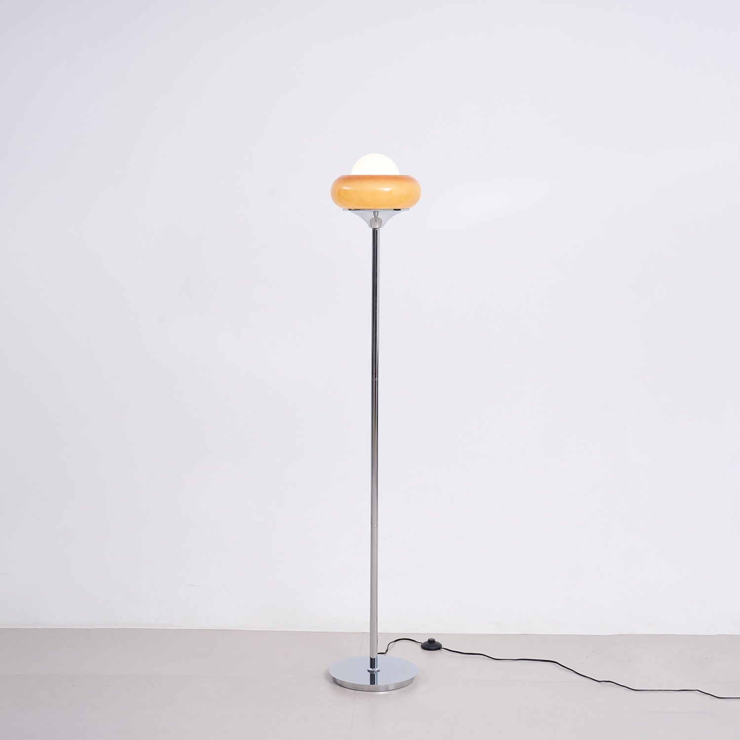 Lampada da terra a globo Avoreno