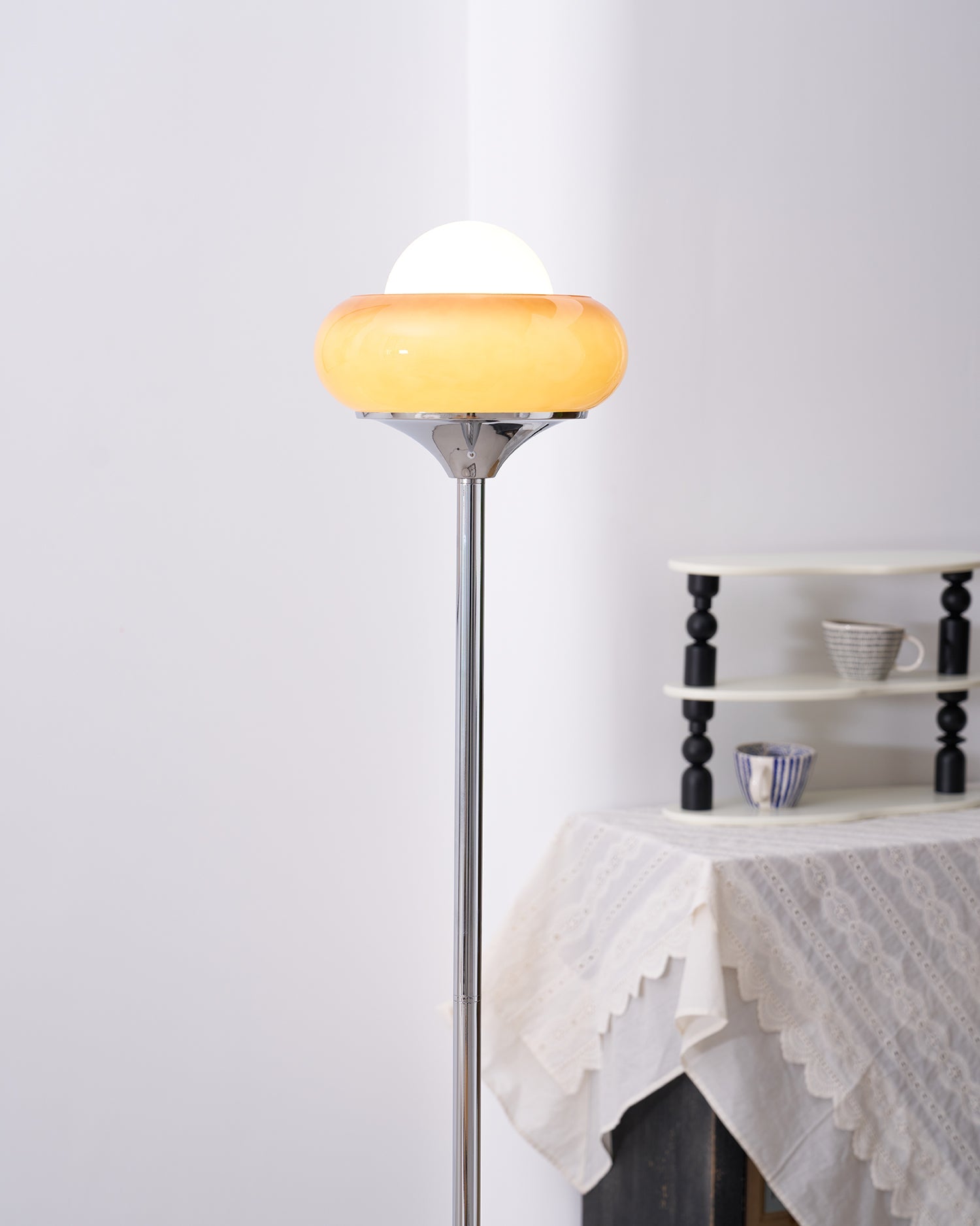 Lampada da terra a globo Avoreno