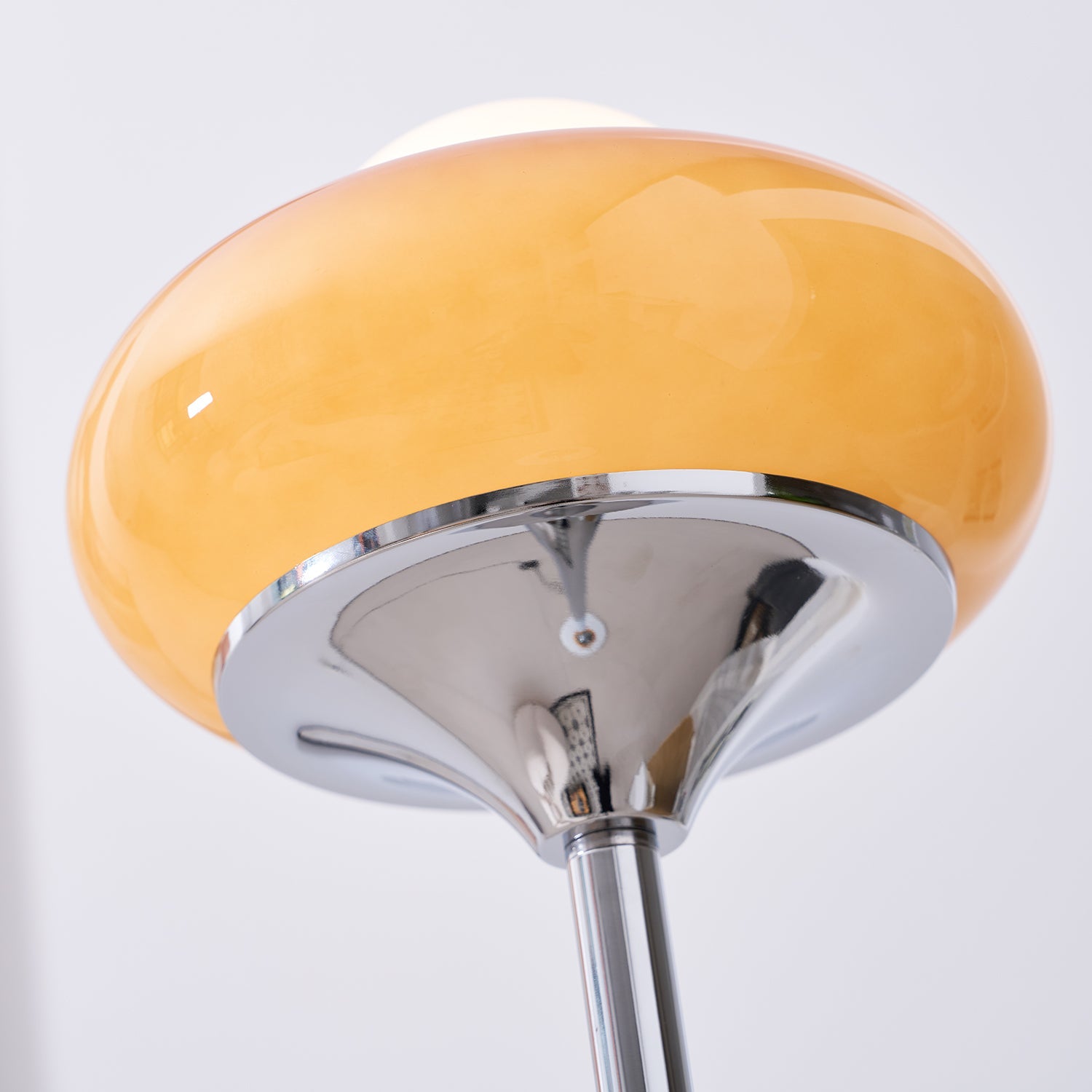 Lampada da terra a globo Avoreno