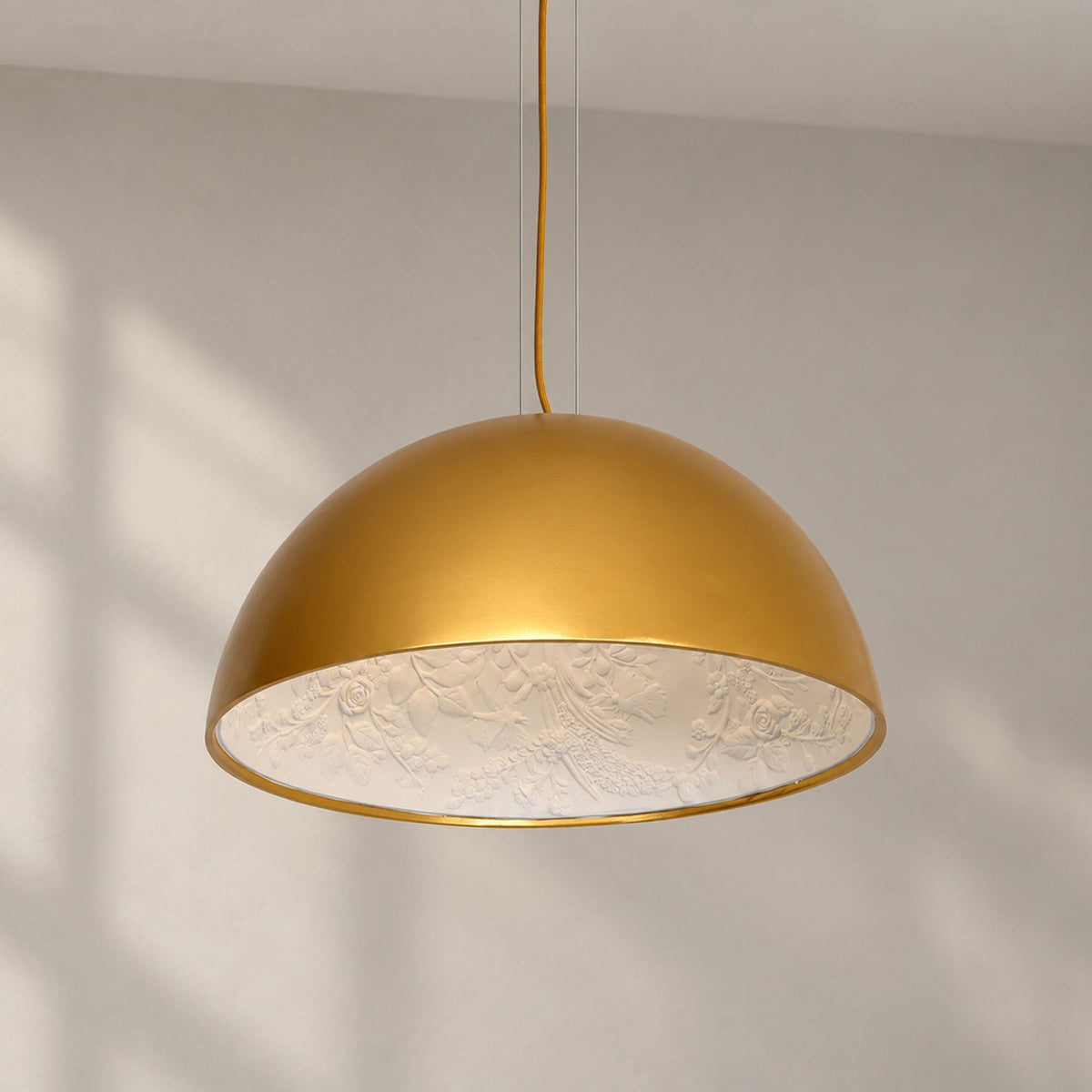 Lampada a sospensione emisferica Noiloia
