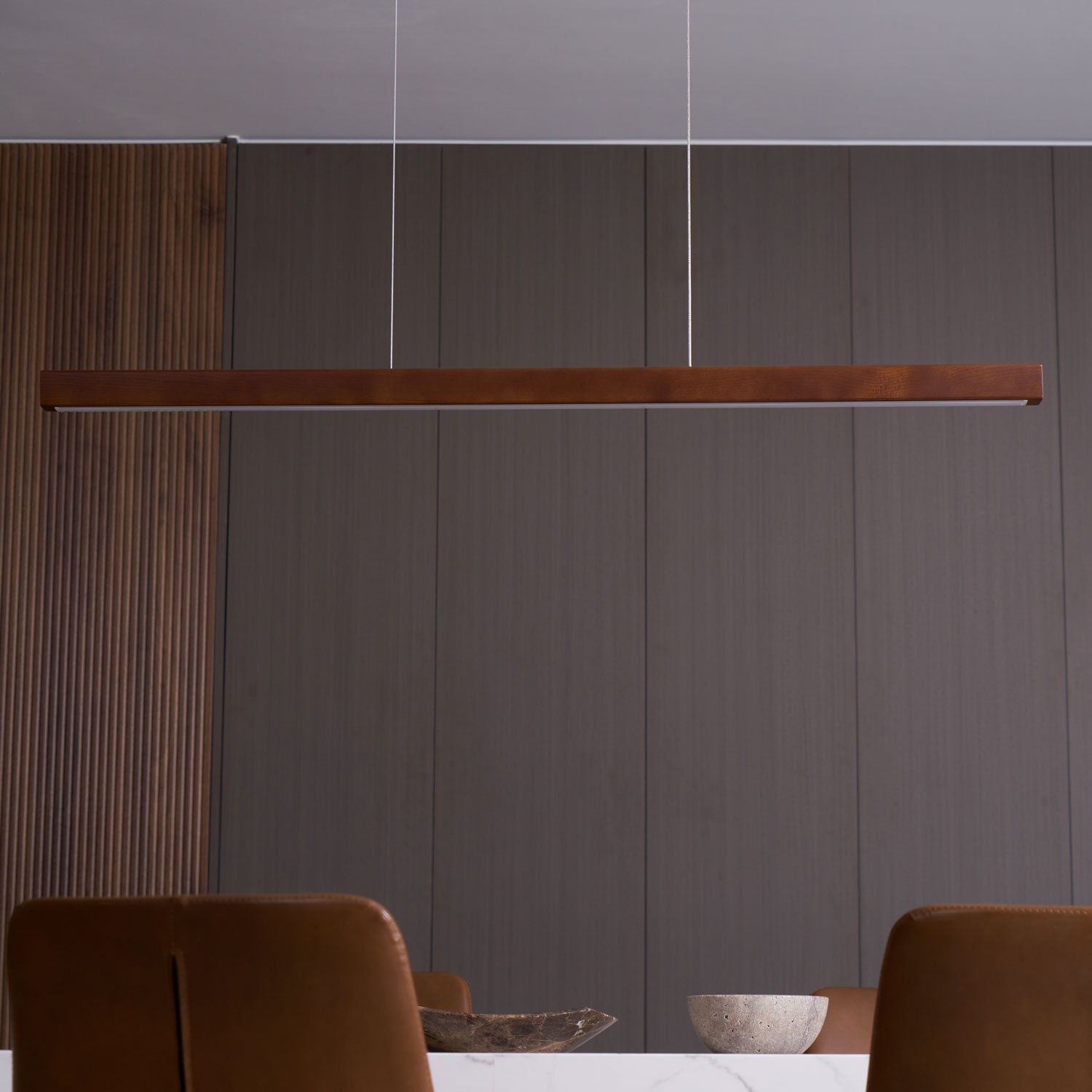 Lampada a sospensione lineare Lioriiro