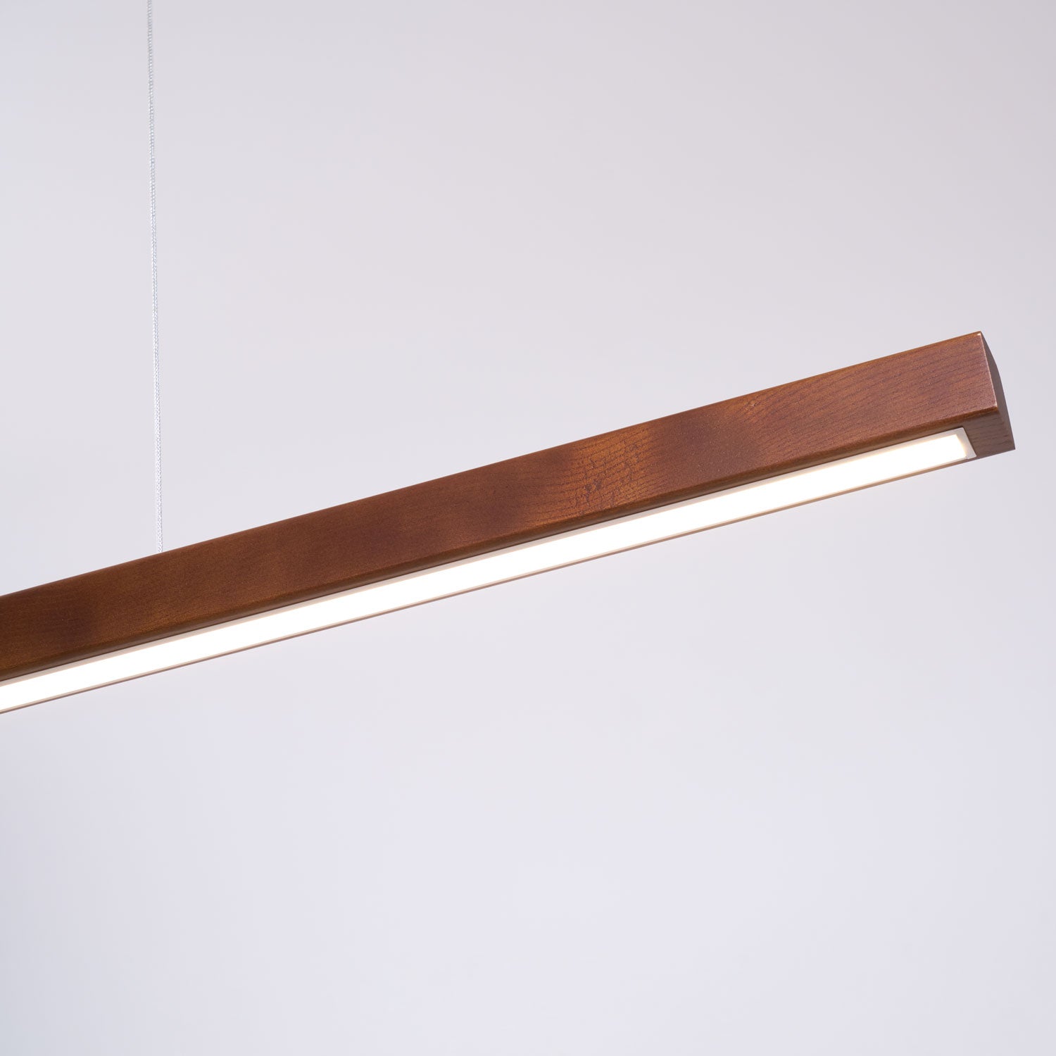 Lampada a sospensione lineare Lioriiro