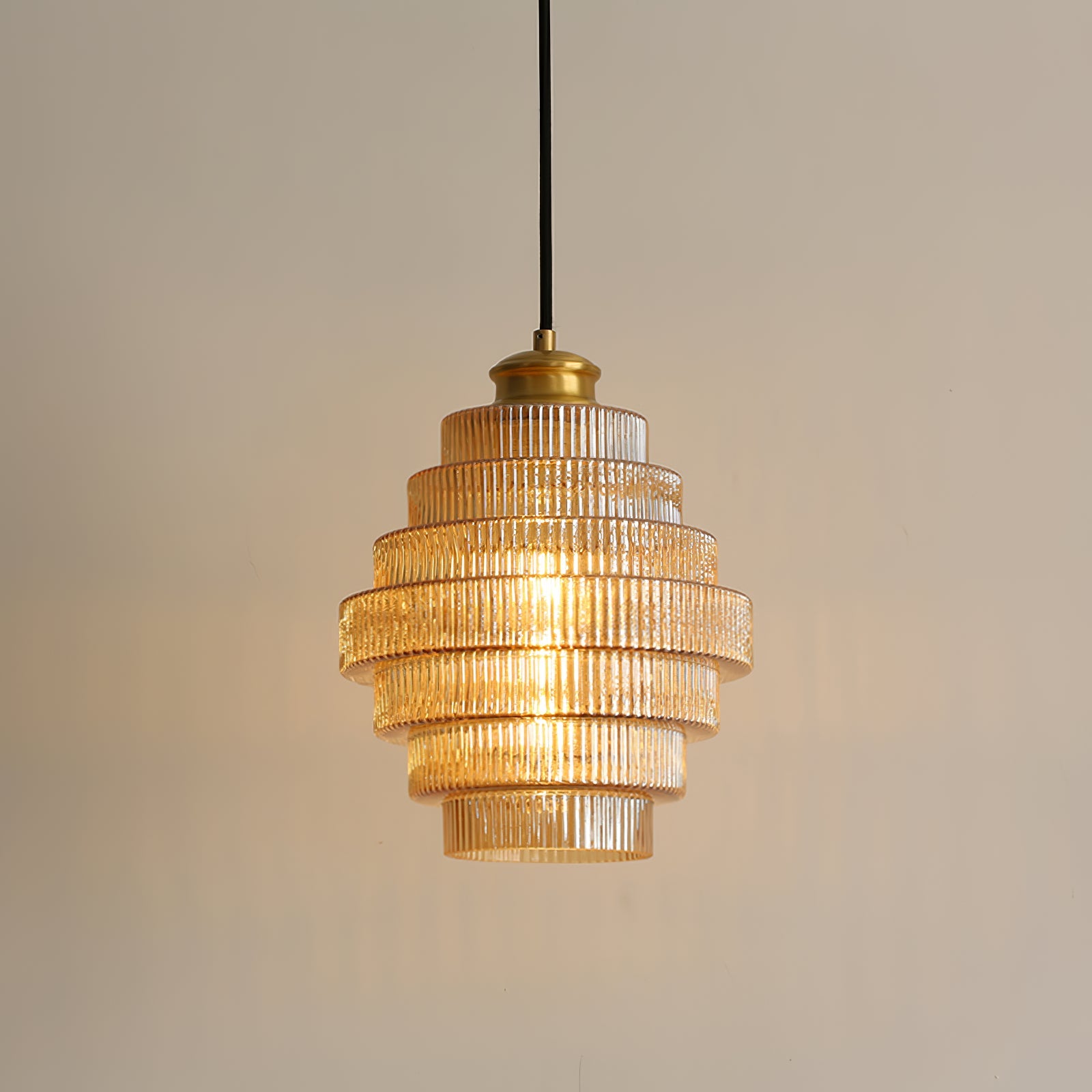 Lampada a sospensione scanalata Braua