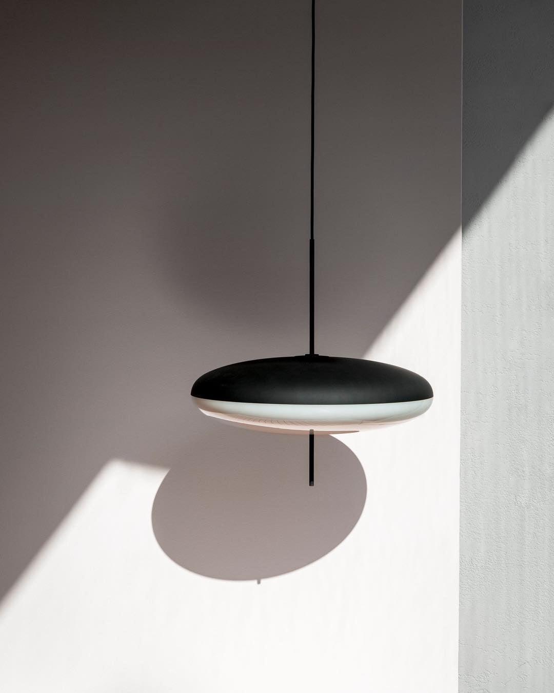 Lampada a sospensione ellittica Chiavvera