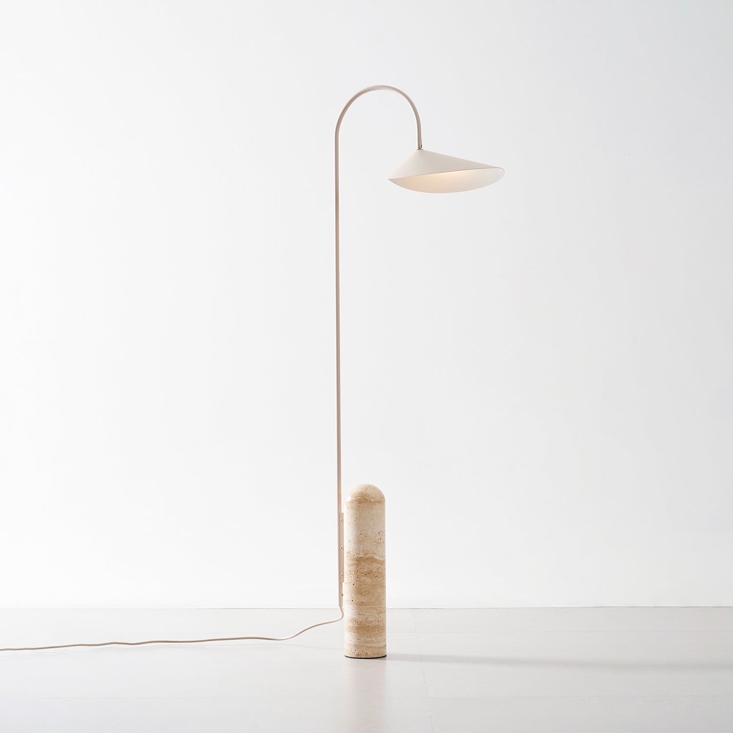 Lampada da terra minimalista Ilaleme
