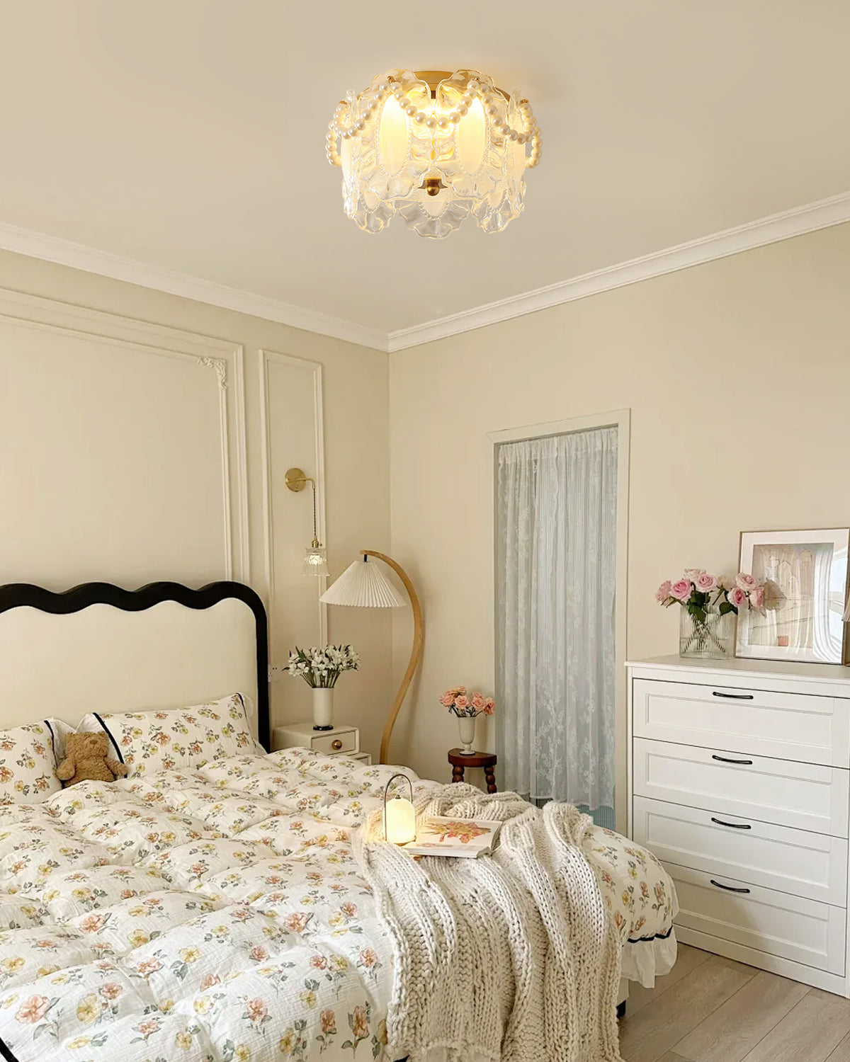 Petal Pearl Ceiling Light – detail 6