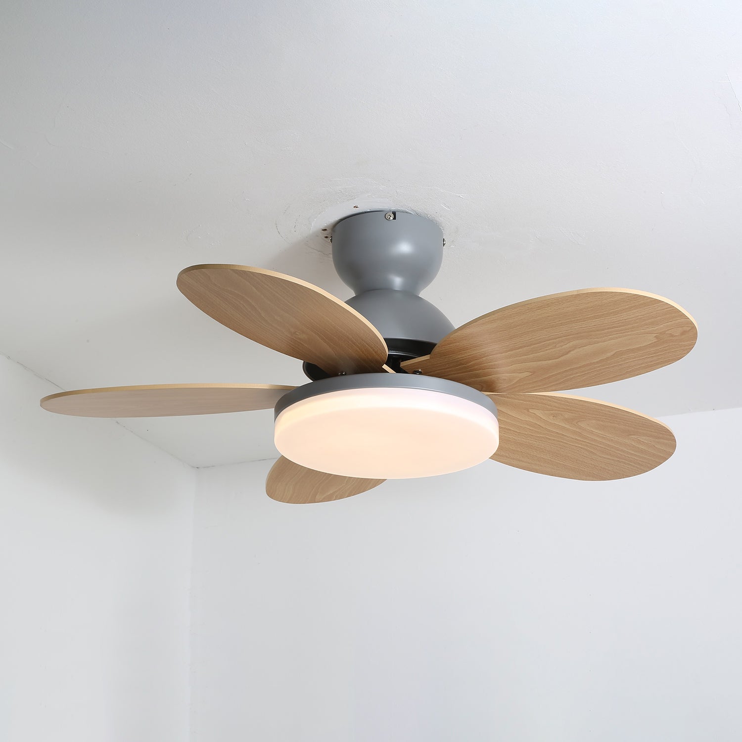 Ventilatore da soffitto con luce Liavela