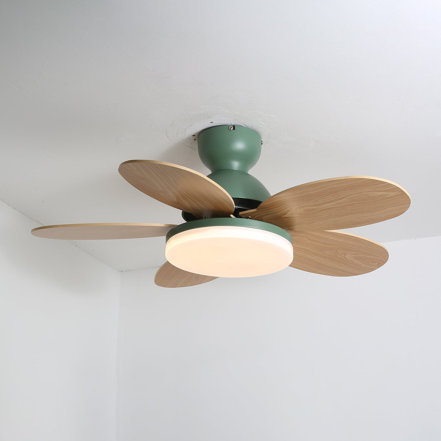 Ventilatore da soffitto con luce Liavela