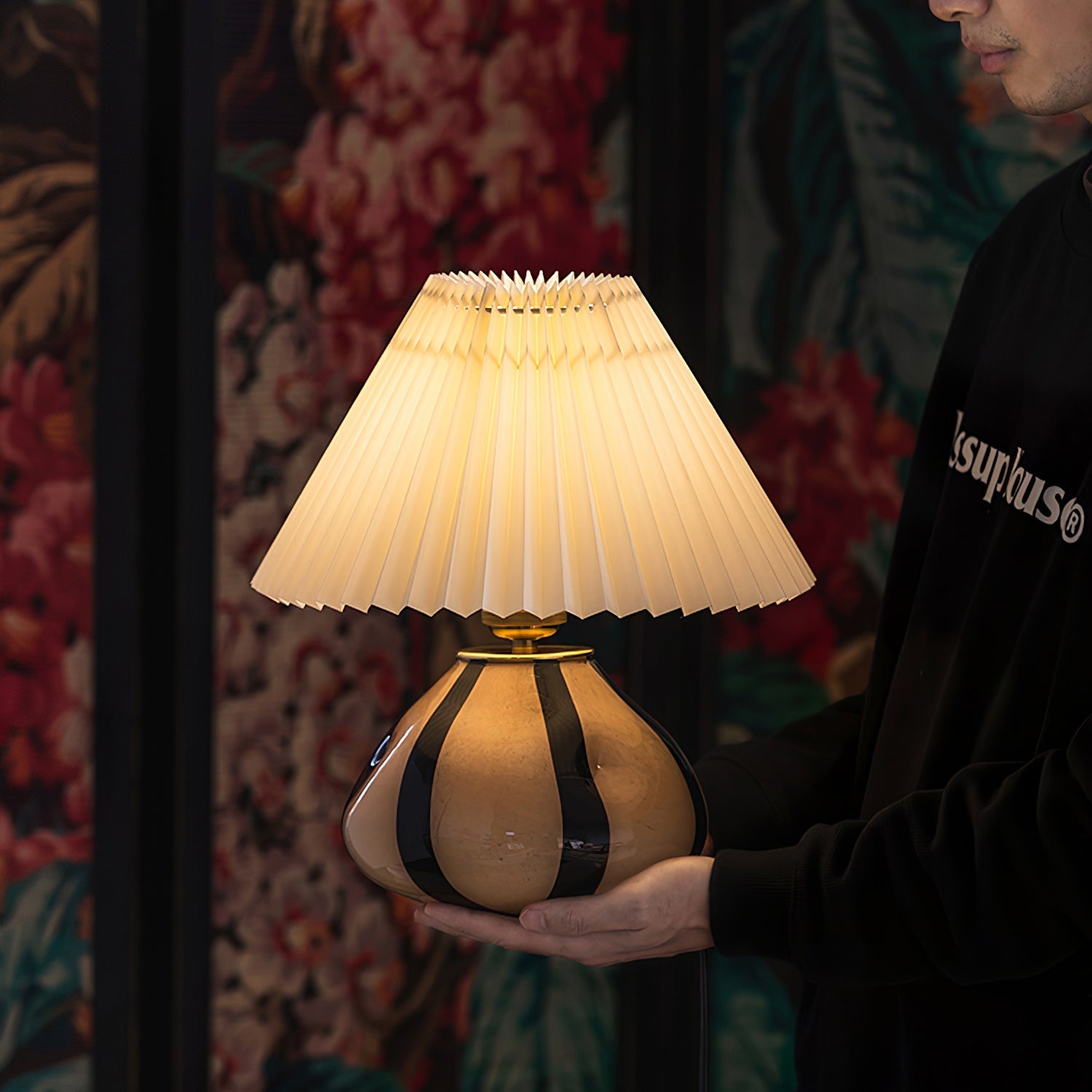 Lampada da tavolo plissettata Sanino