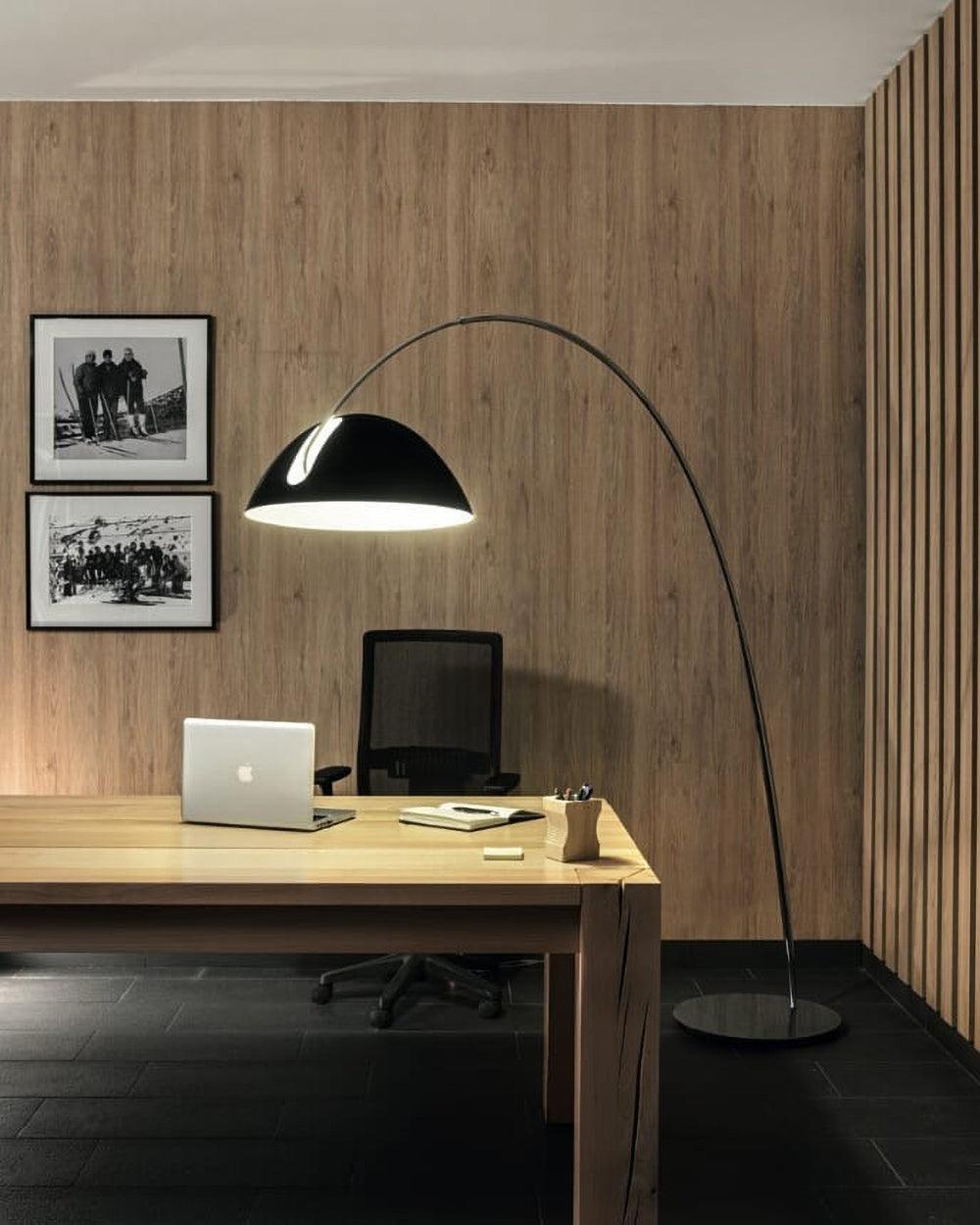 Lampada da terra ad arco Sorara