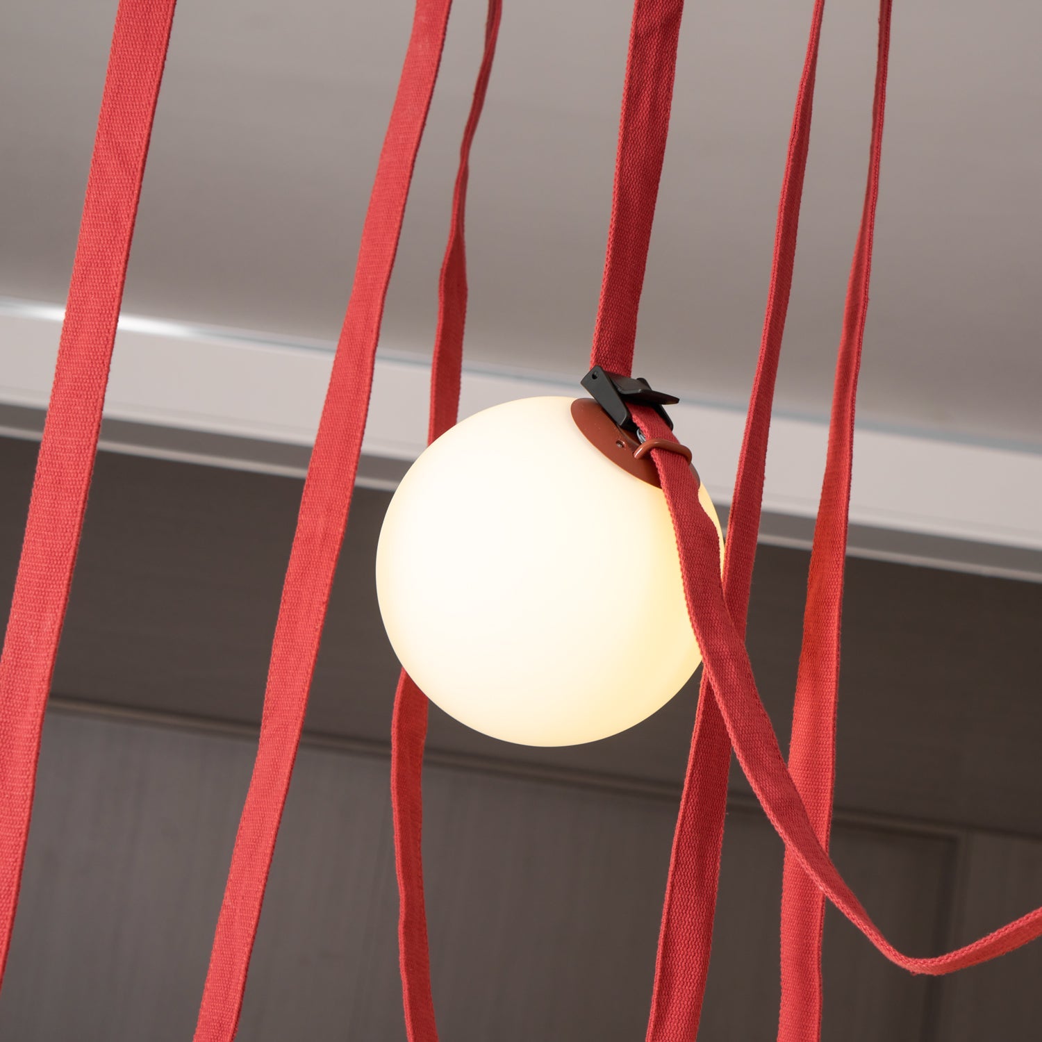 Lampada a sospensione scultorea Elellami