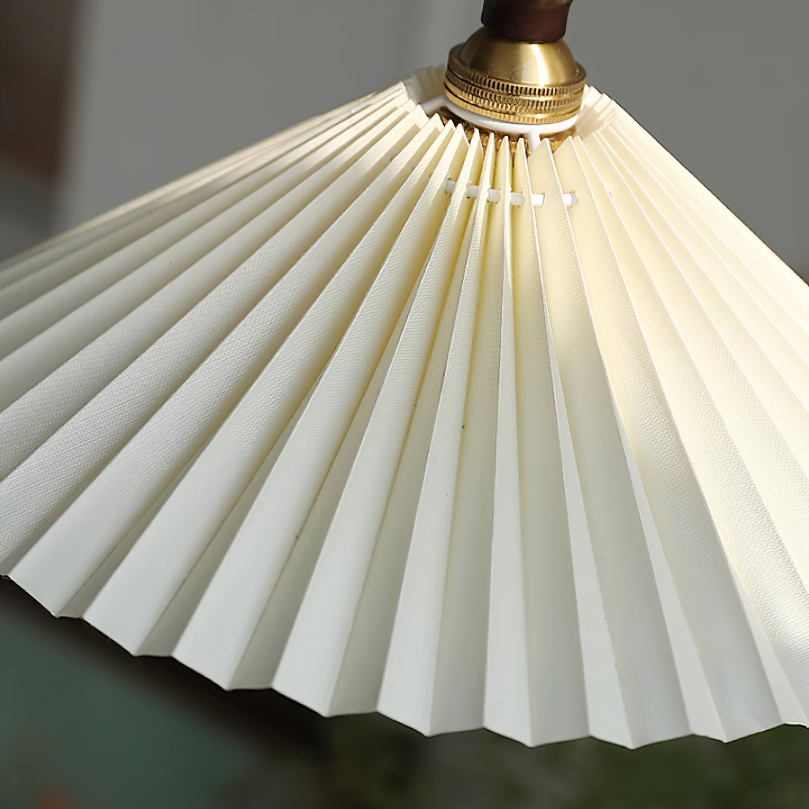 Lampada a sospensione plissettata Lavelale