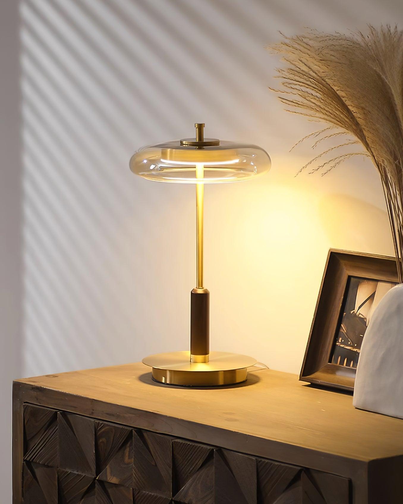 Lampada da tavolo Nelineno