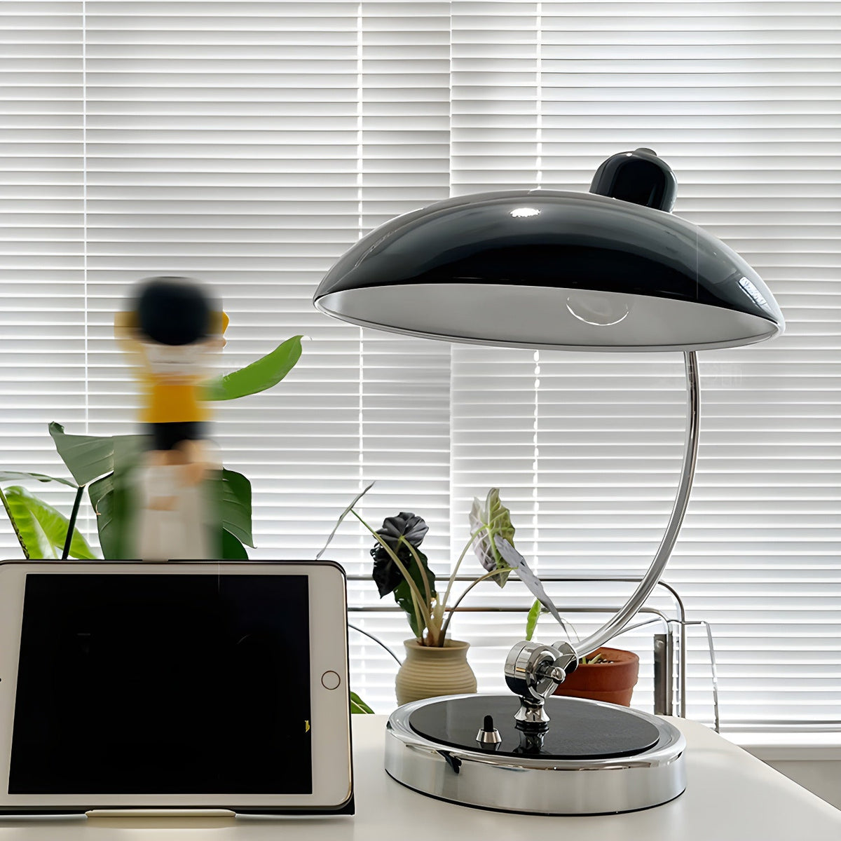 Retro Curve Desk Lamp – detail 12