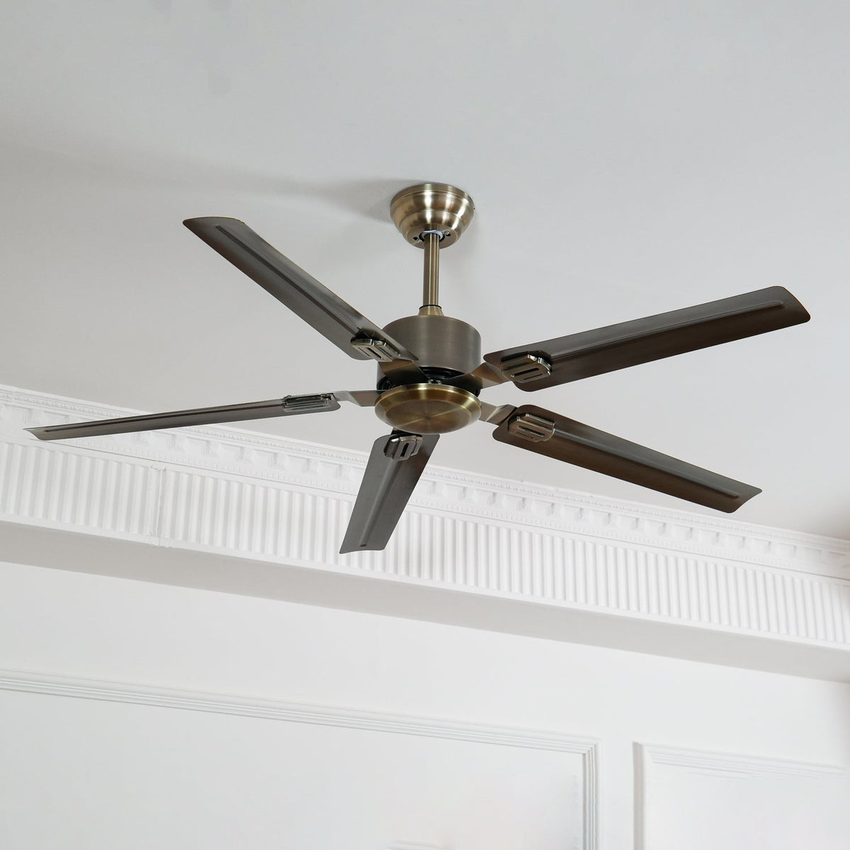 Ventilatore da soffitto minimalista Solenlume