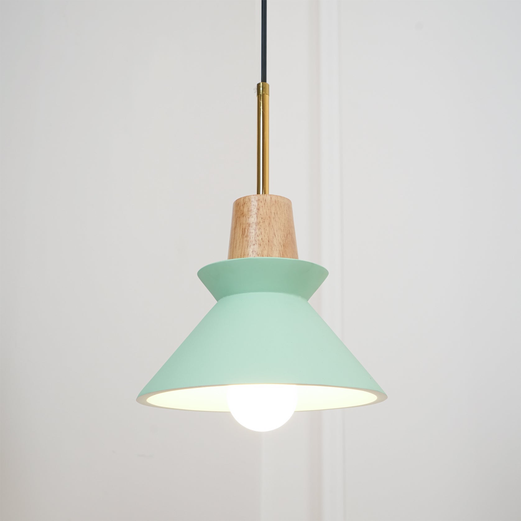 Lampada a sospensione conica Ferami