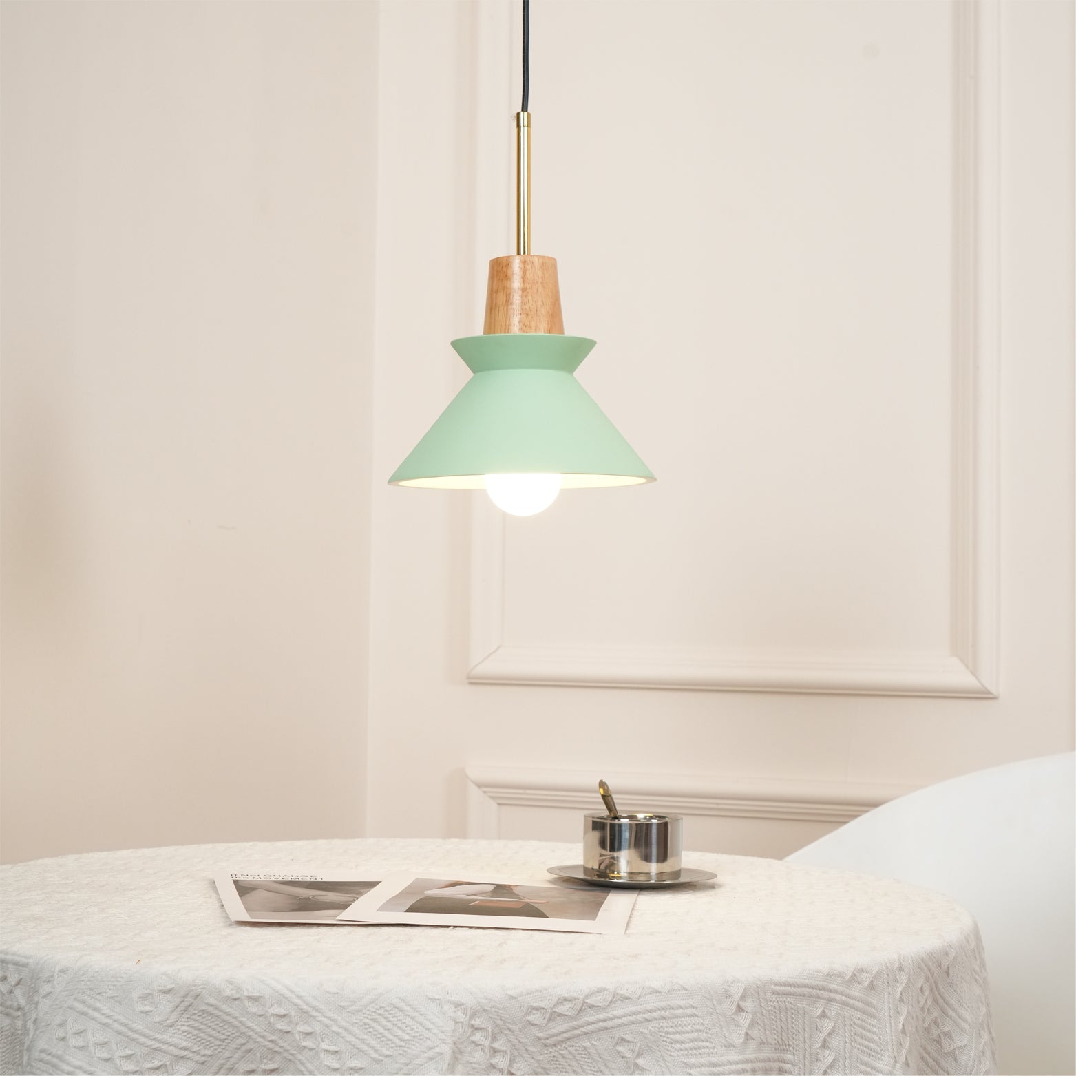 Lampada a sospensione conica Ferami
