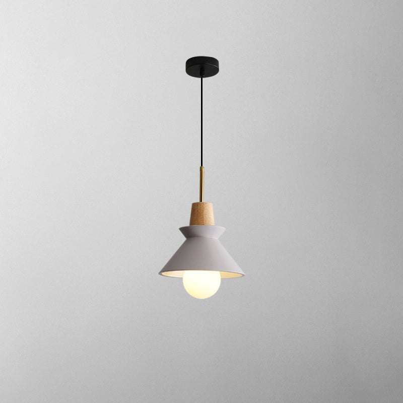 Lampada a sospensione conica Ferami
