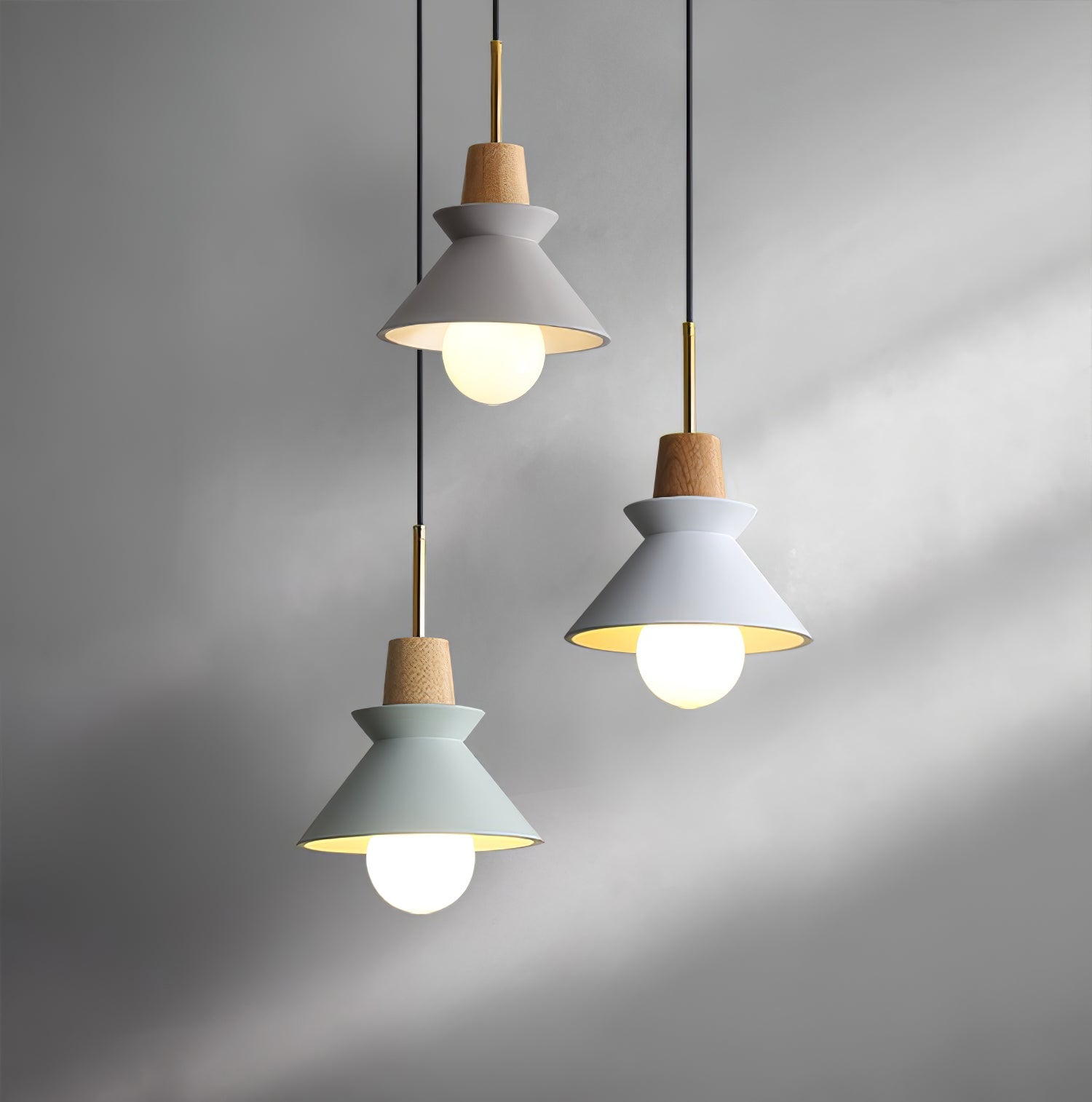 Lampada a sospensione conica Ferami