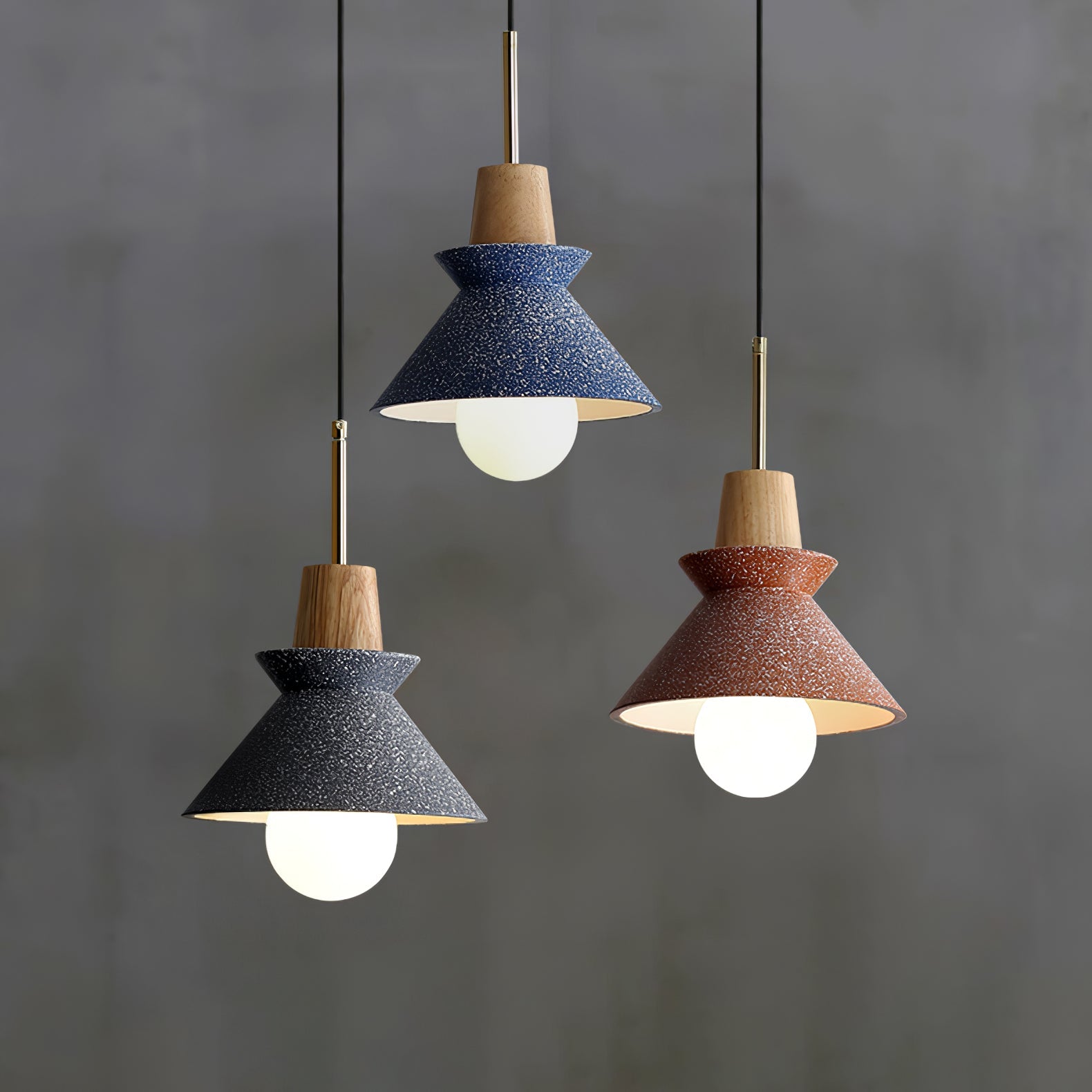 Lampada a sospensione conica Ferami
