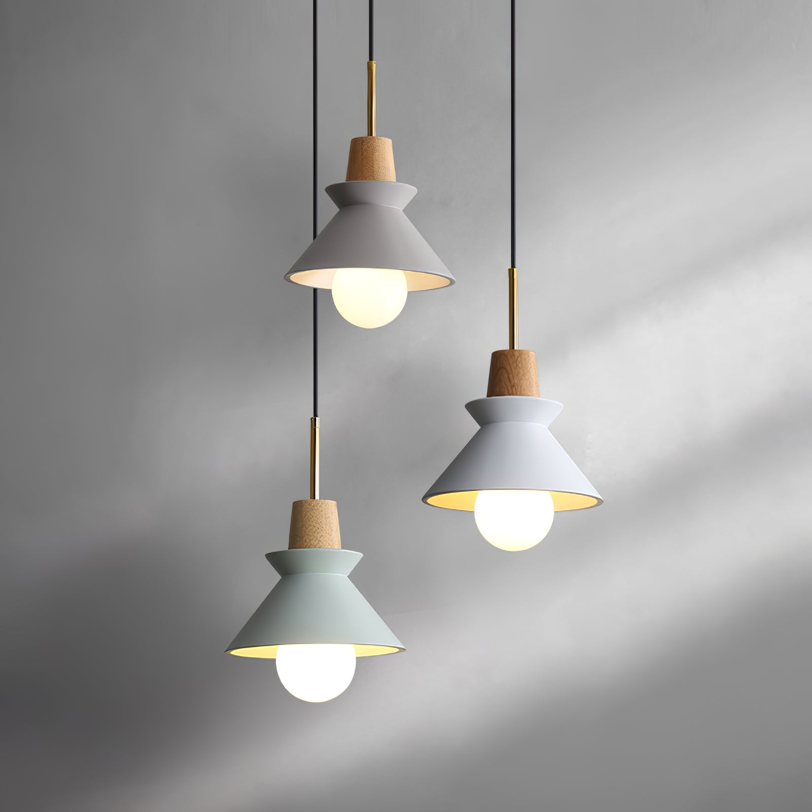 Lampada a sospensione conica Ferami