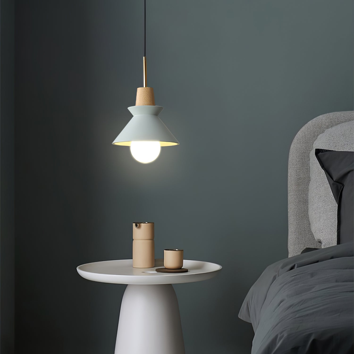 Lampada a sospensione conica Ferami