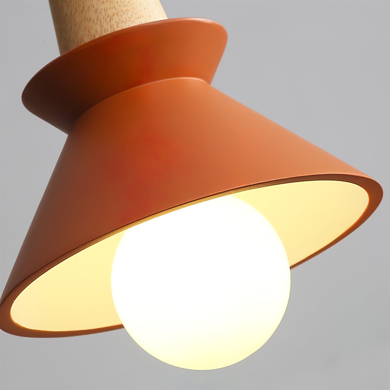Lampada a sospensione conica Ferami