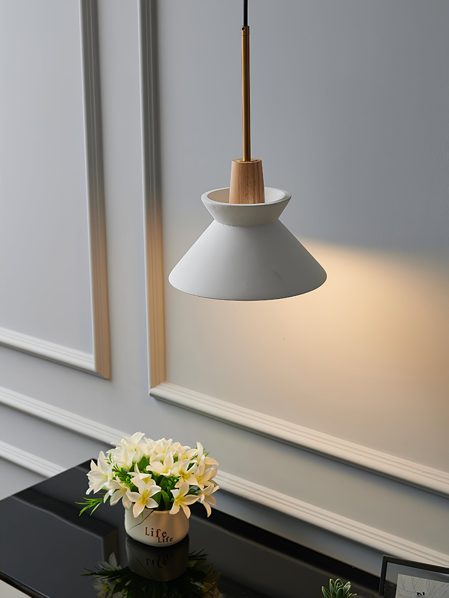 Lampada a sospensione conica Ferami