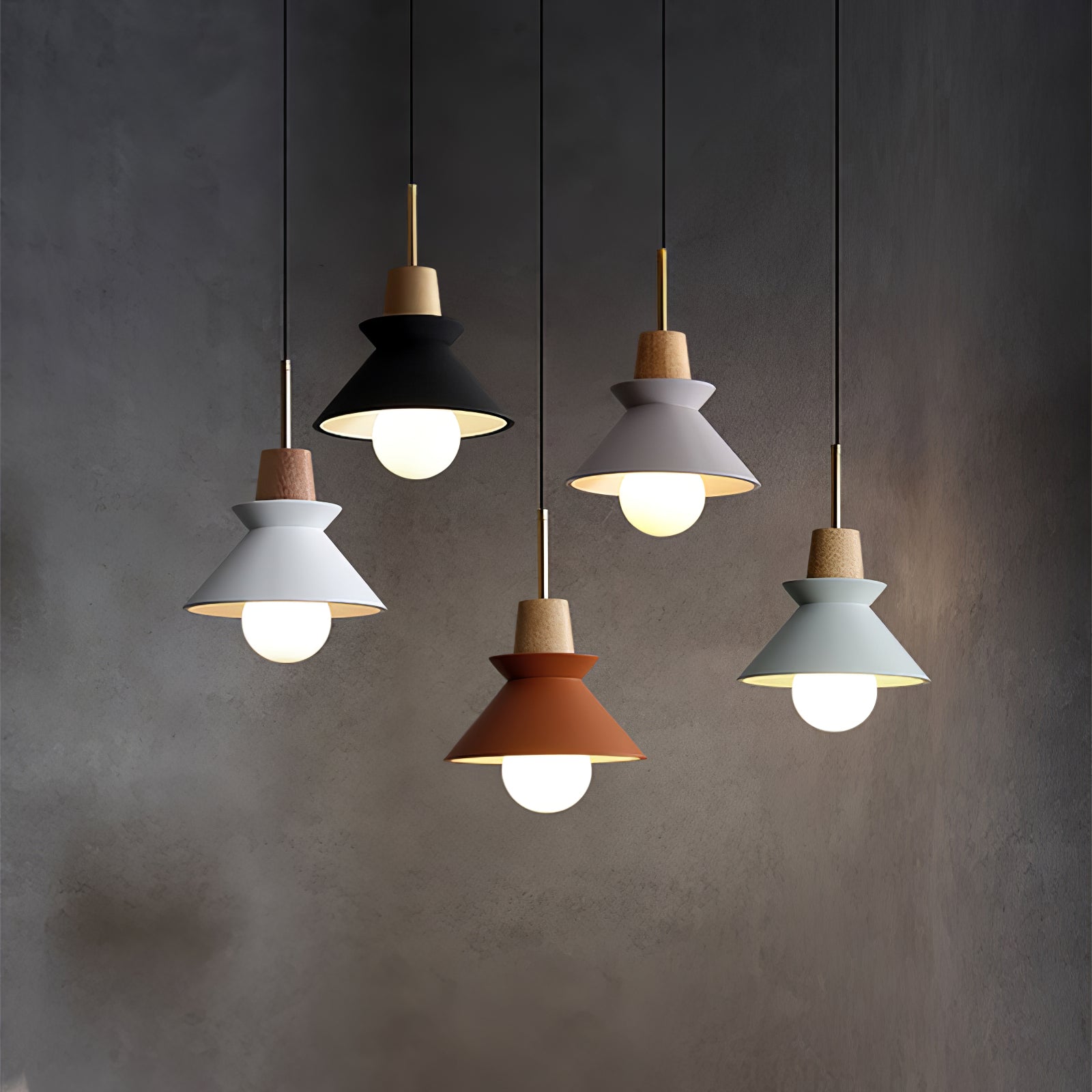 Lampada a sospensione conica Ferami