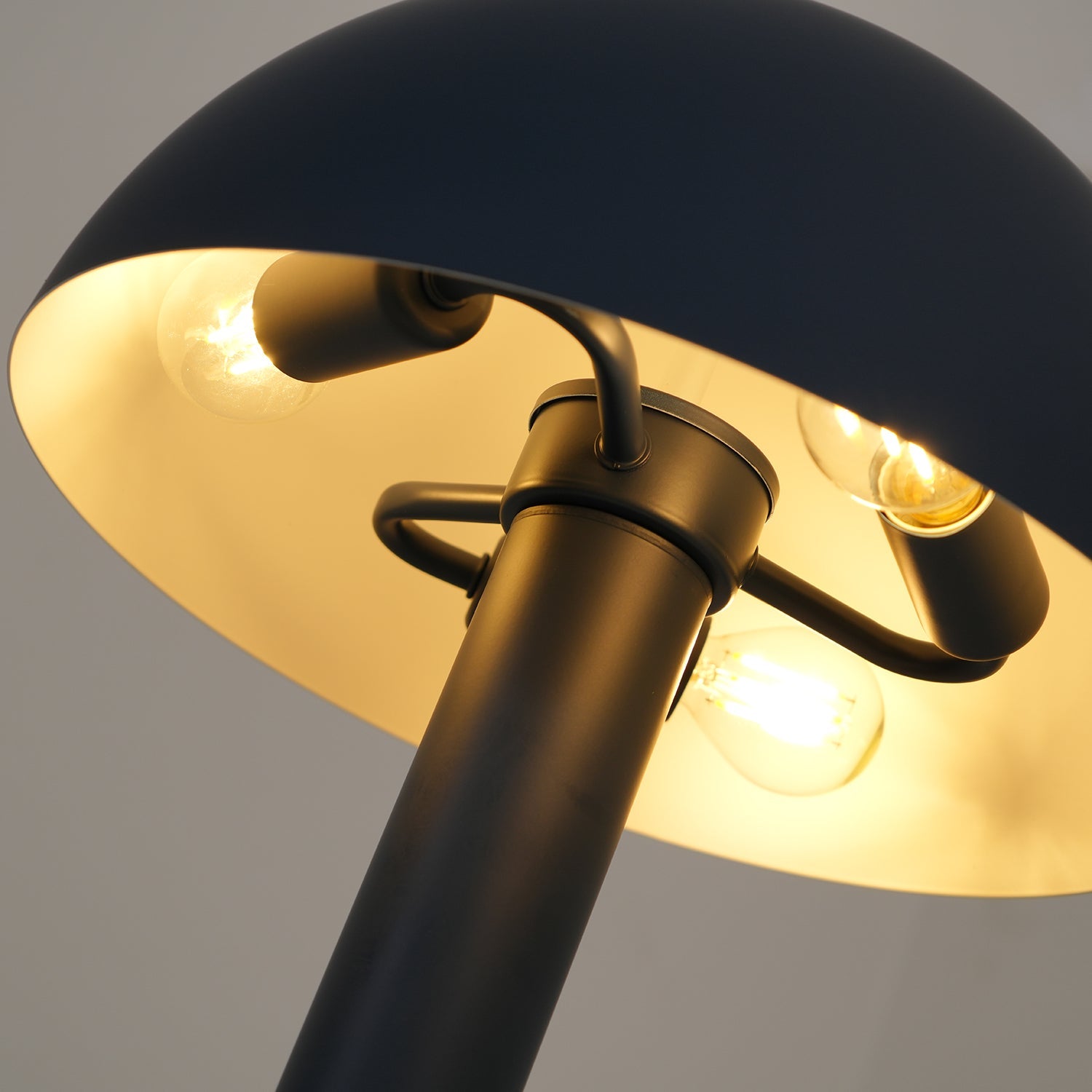 Lampada da tavolo a fungo Leovoelia