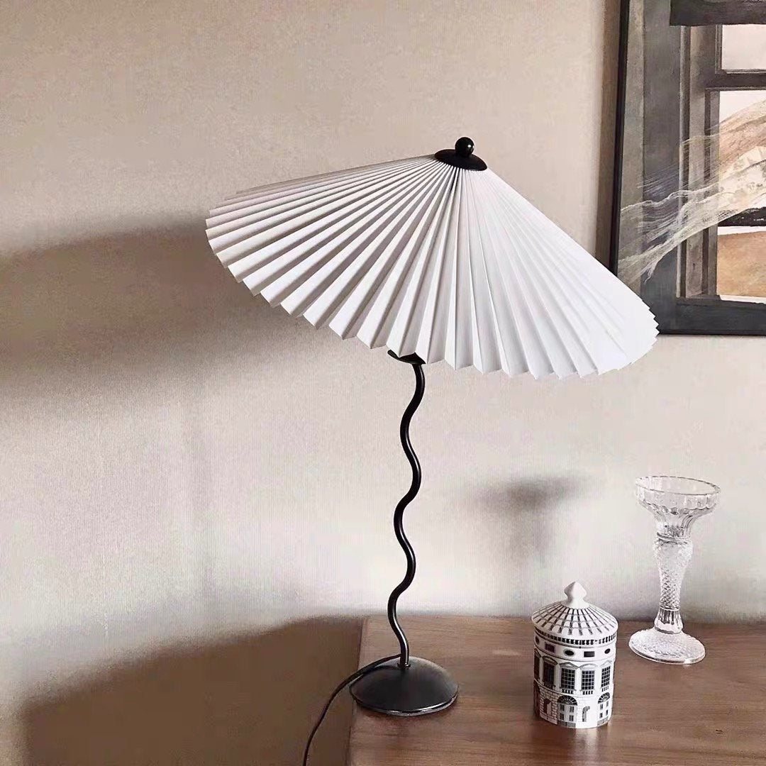 Lampada da tavolo ondulata Venelana