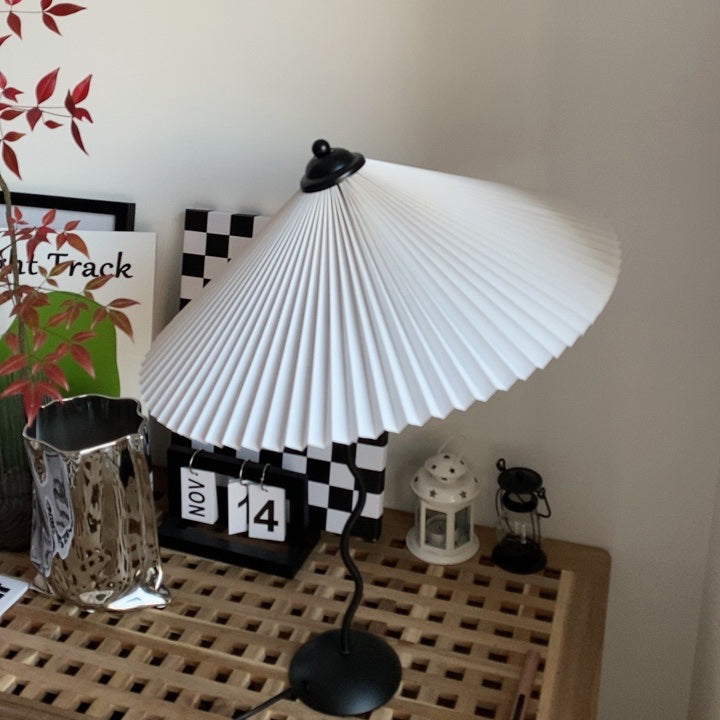 Lampada da tavolo ondulata Venelana
