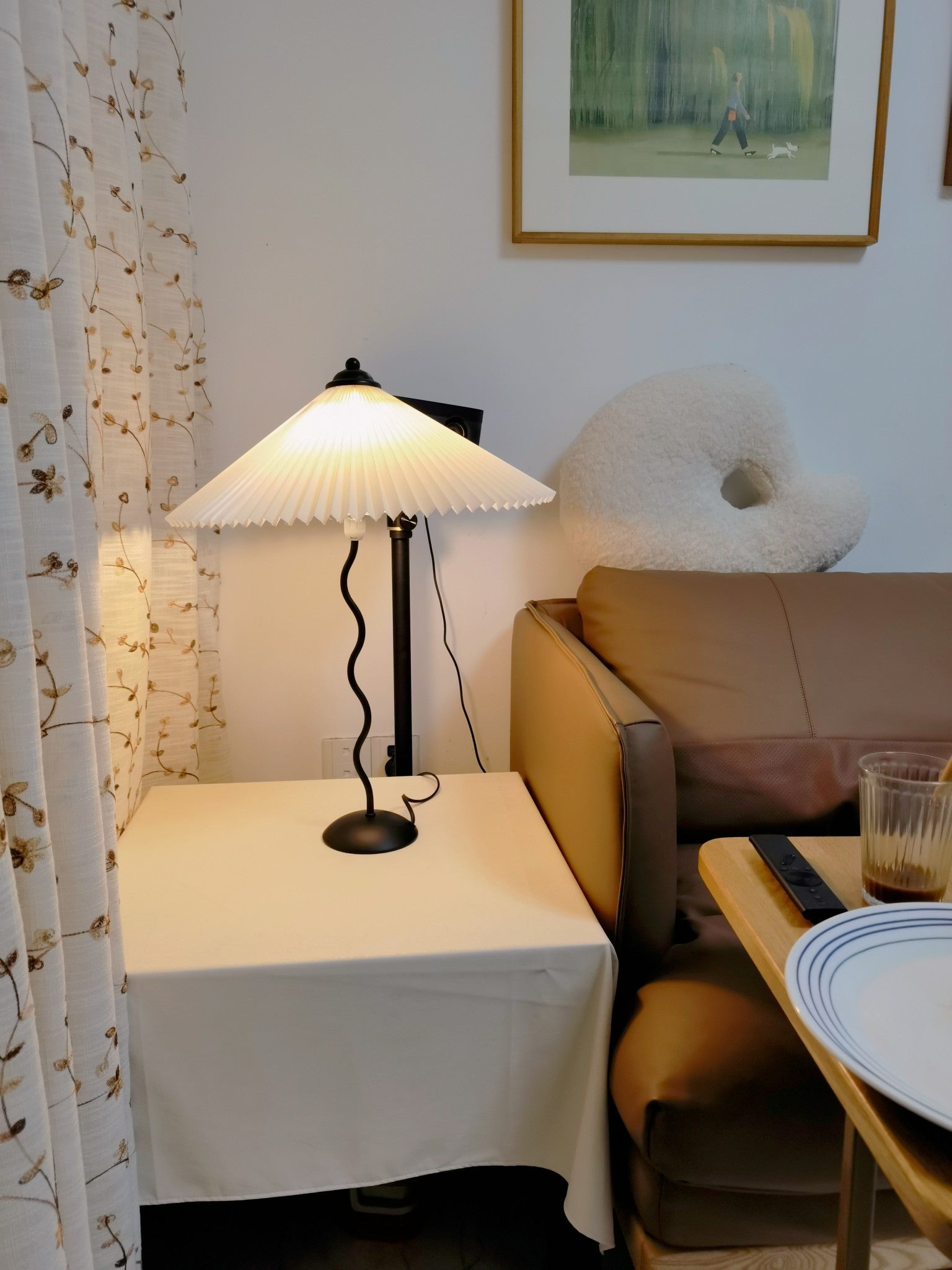 Lampada da tavolo ondulata Venelana