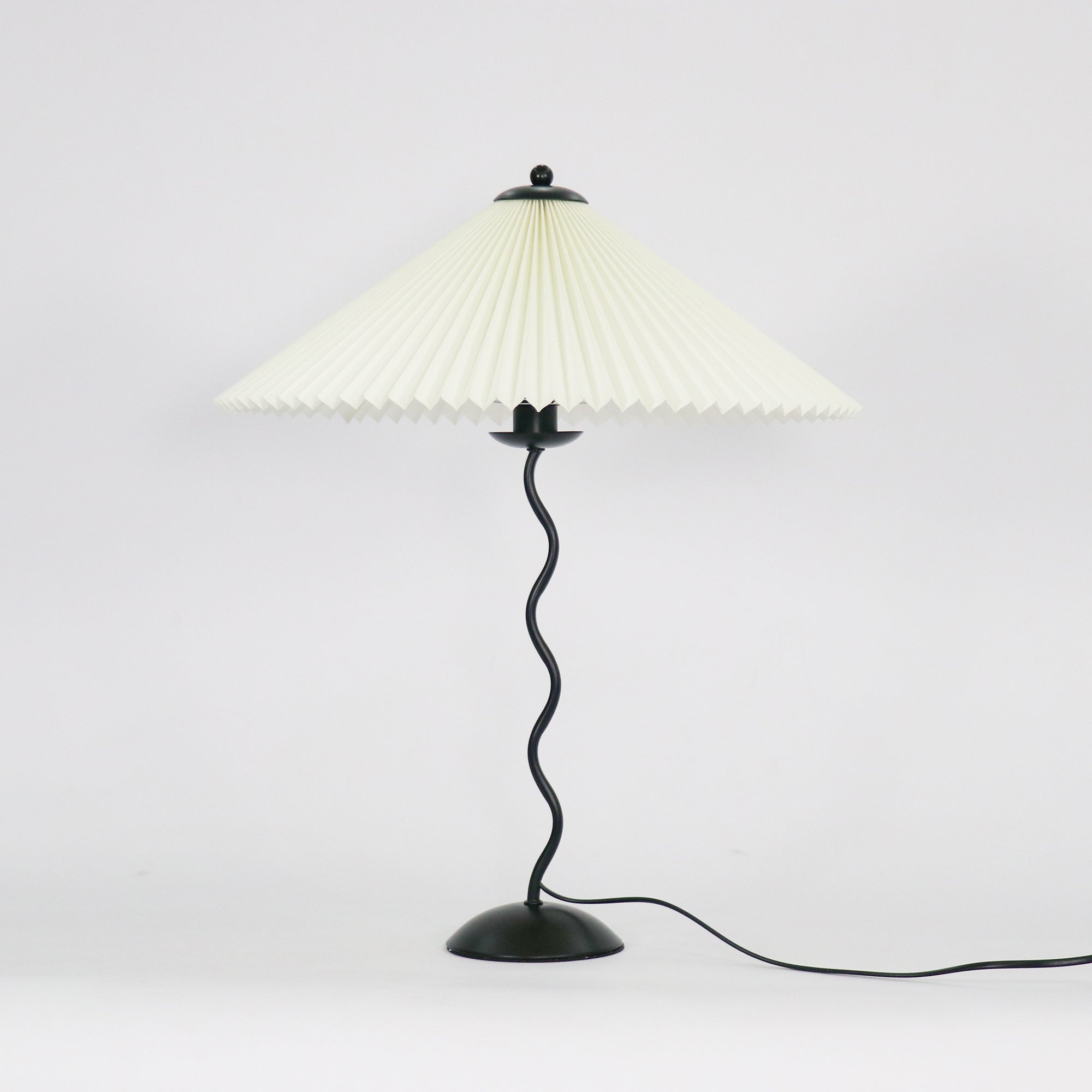 Lampada da tavolo ondulata Venelana