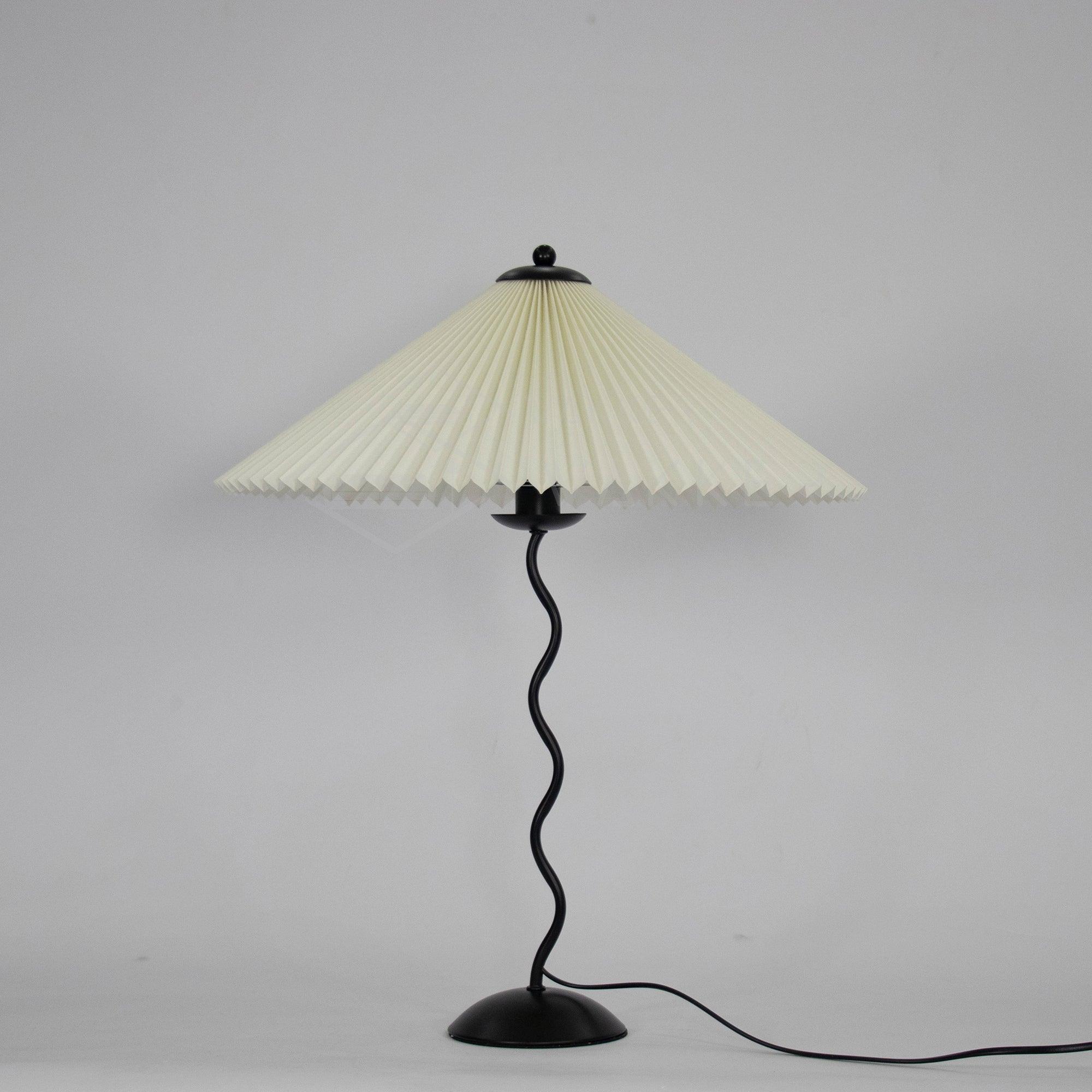 Lampada da tavolo ondulata Venelana