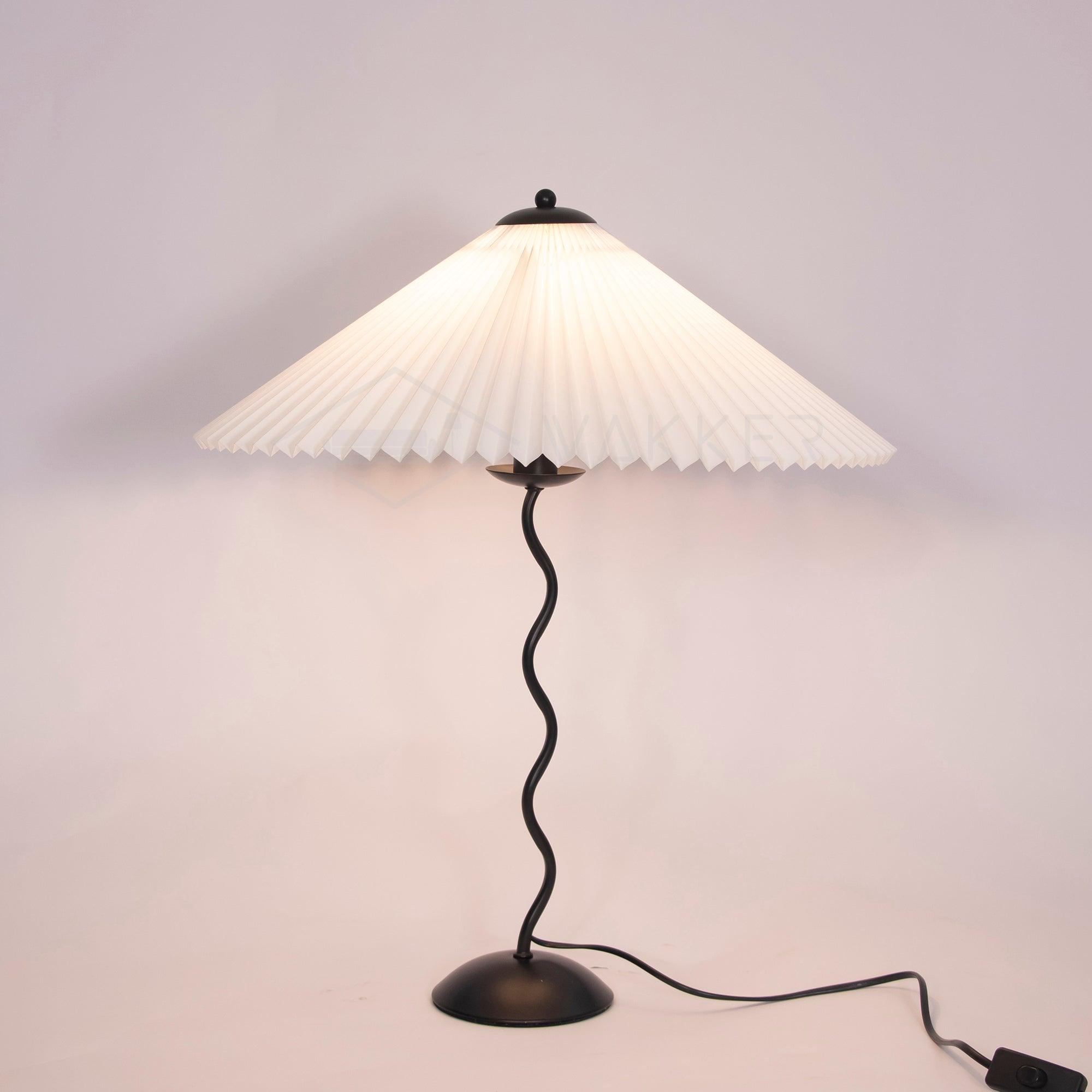 Lampada da tavolo ondulata Venelana