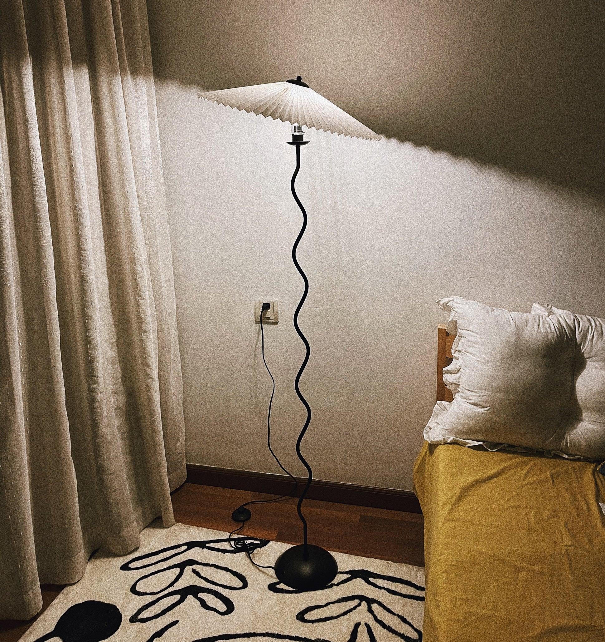 Lampada da terra ondulata Viliala