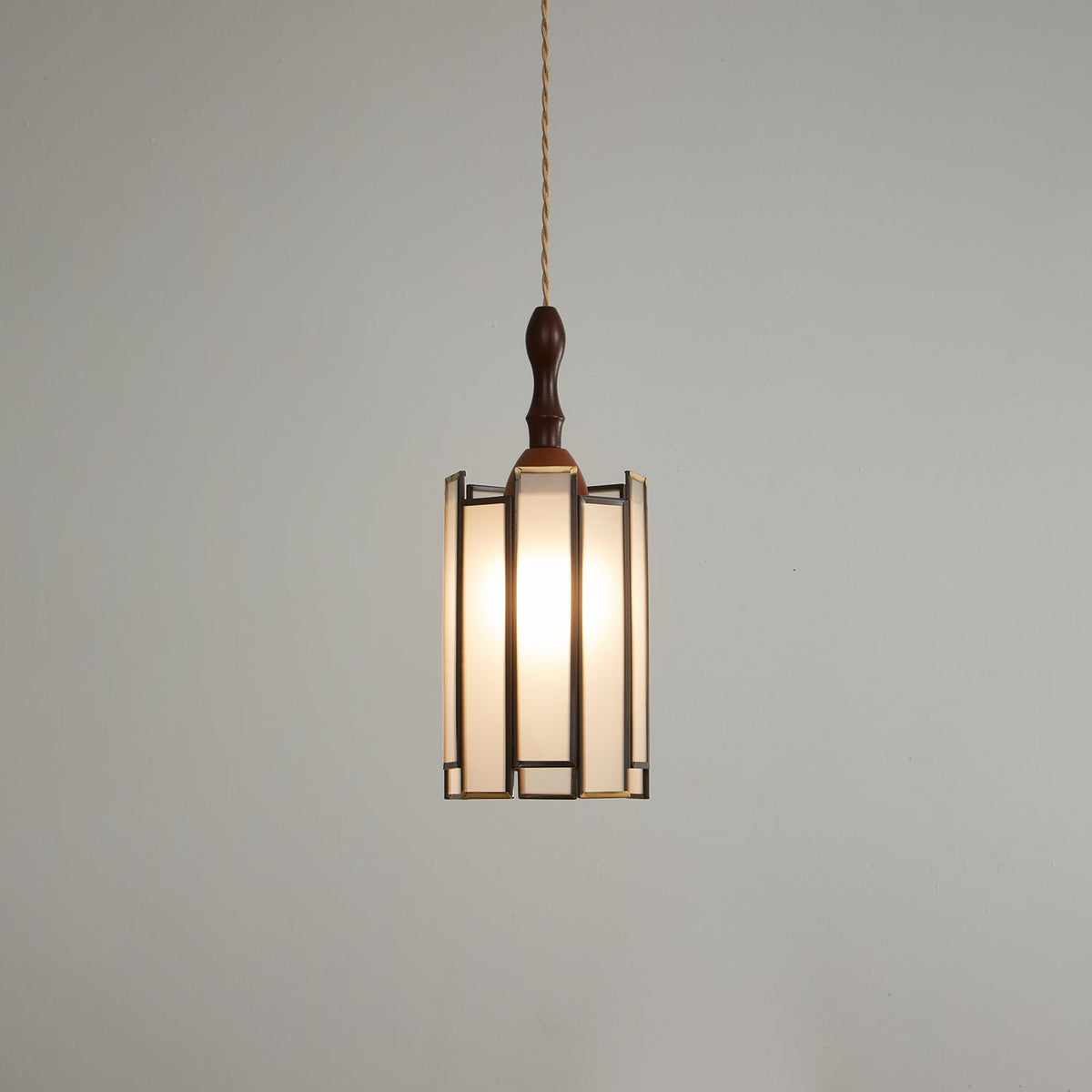 Tiffany Stained Glass Pendant Lamp - Vakkerlight